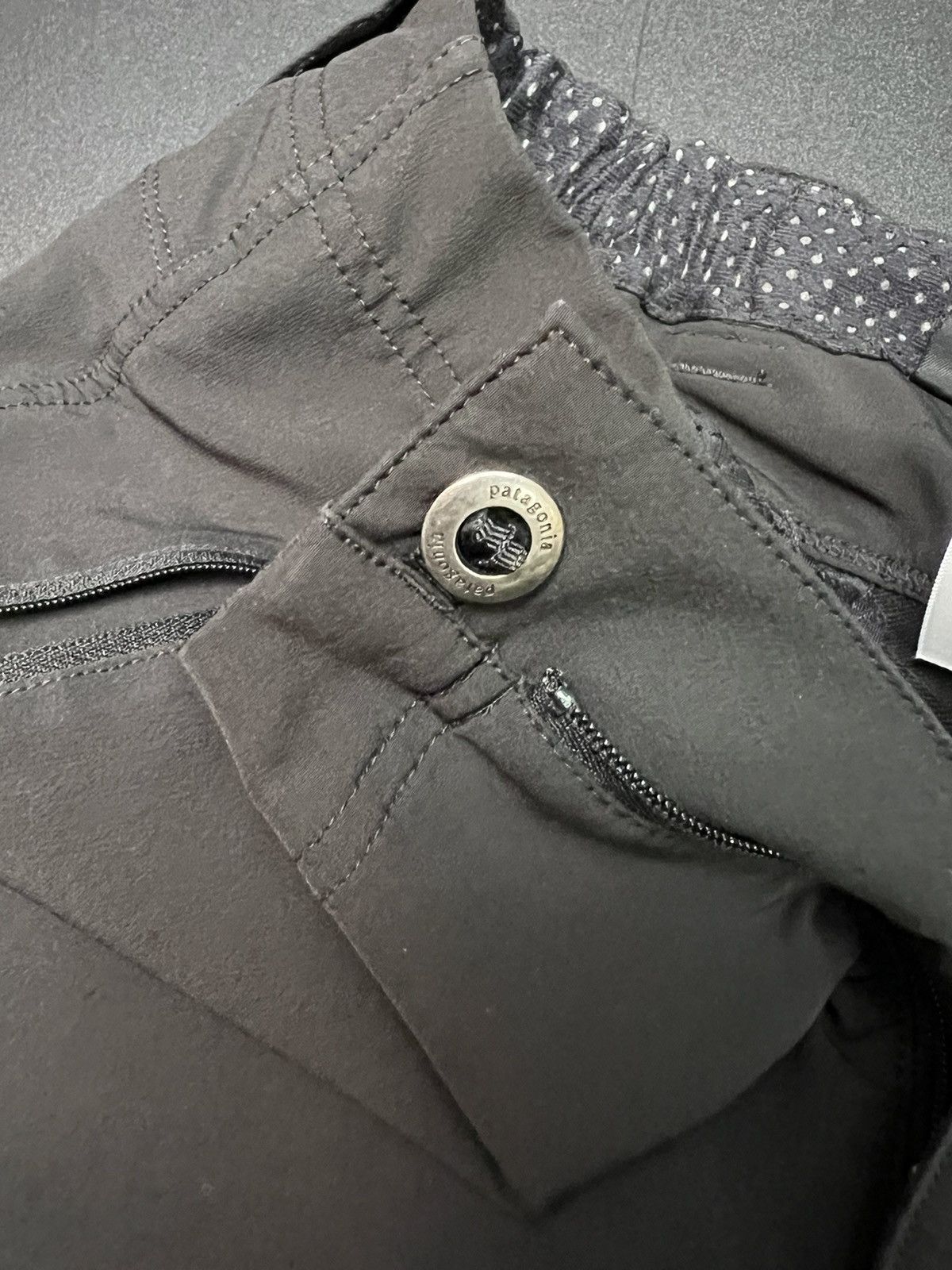 Patagonia Black Patagonia Mens Pants Size M Inlined & Water retardent Size US 33 - 6 Thumbnail