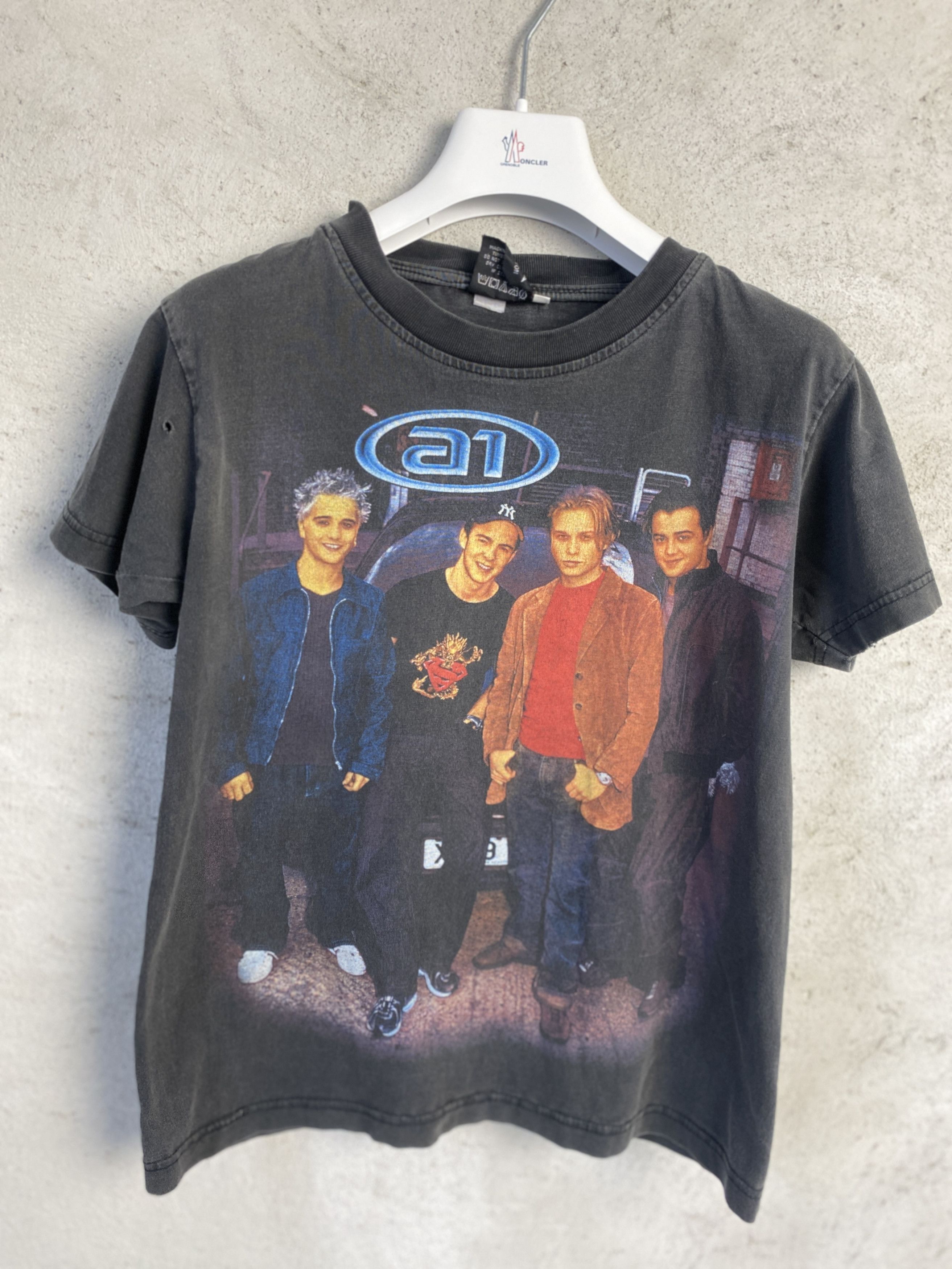 Vintage Vintage A1 printed t-shirt tee band Size US S / EU 44-46 / 1 - 1 Thumbnail