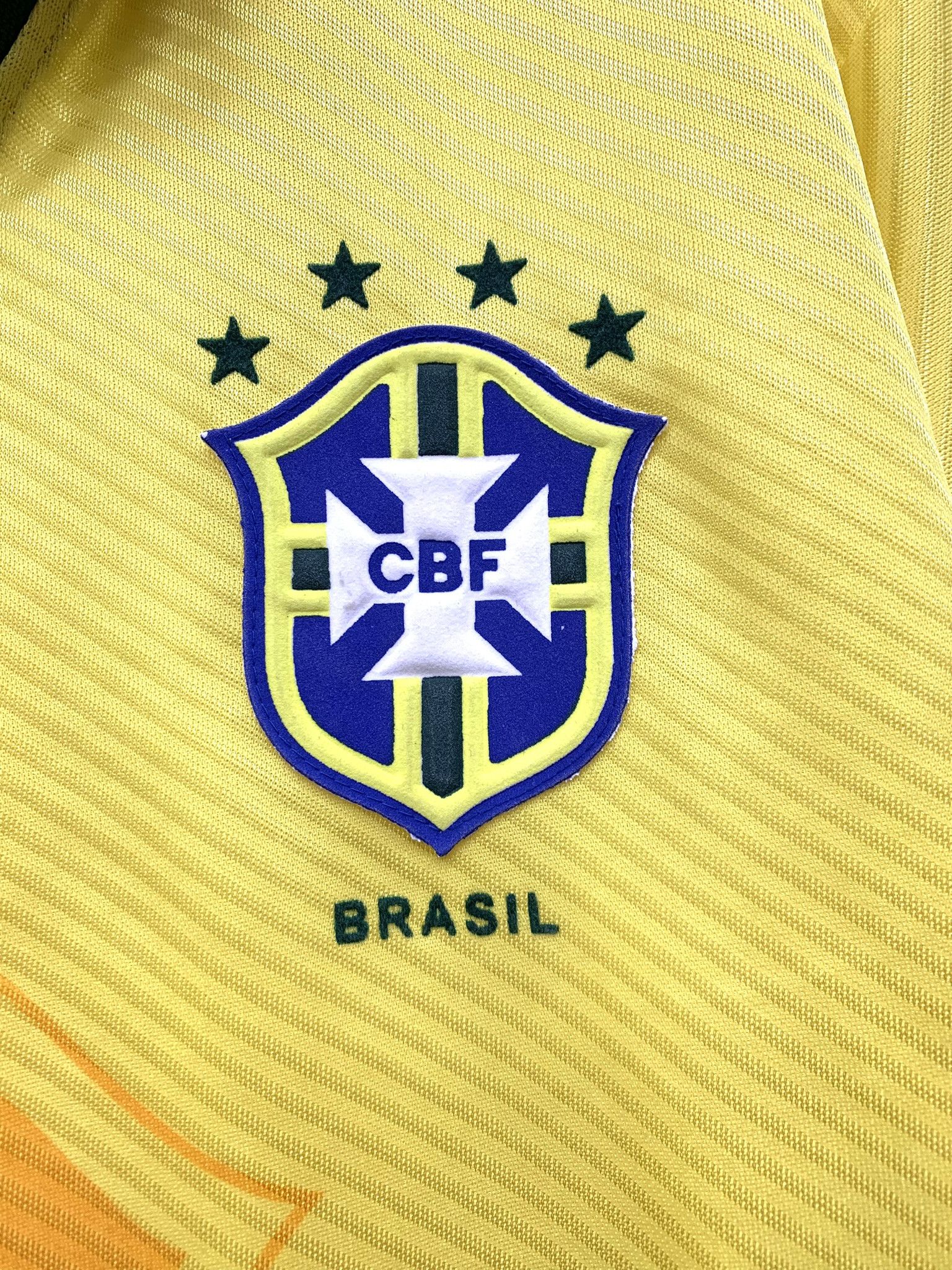 Umbro Authentic 1994-1996 Brazil National Team Home Shirt Jersey Size US L / EU 52-54 / 3 - 4 Thumbnail