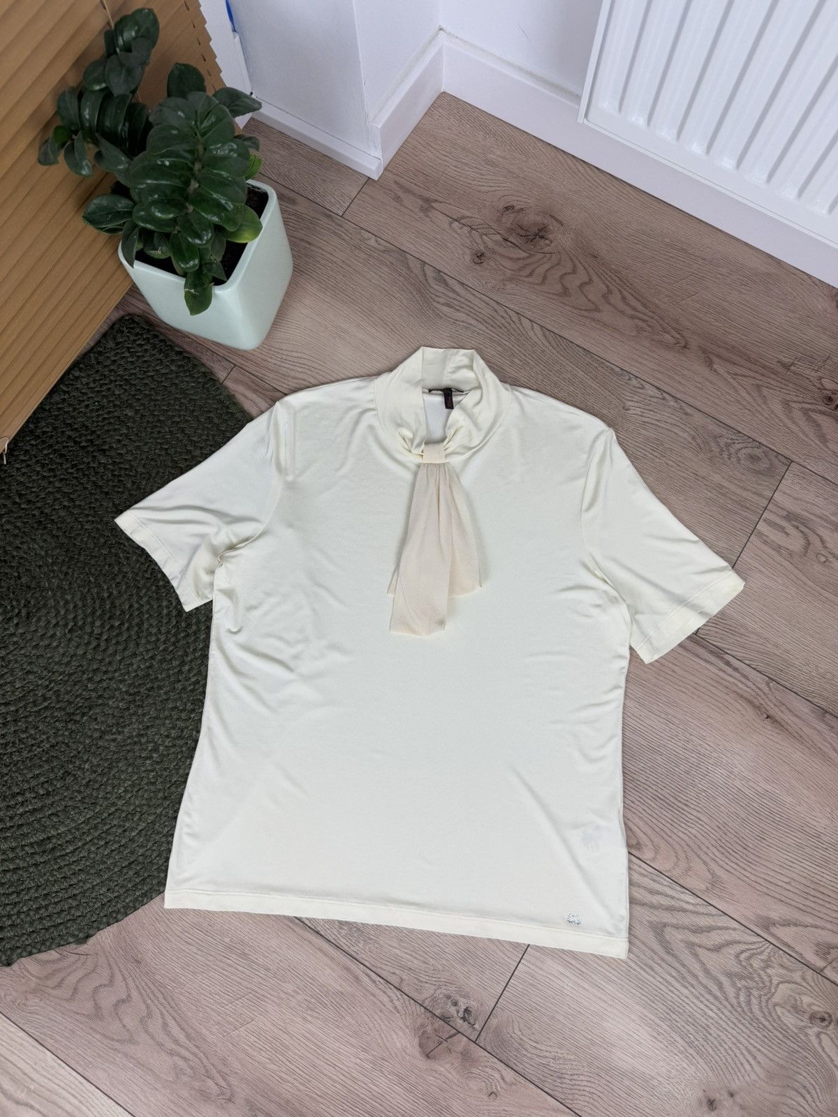 Escada Vintage Y2K luxury designer escada T-shirt Size M / US 6-8 / IT 42-44 - 1 Thumbnail