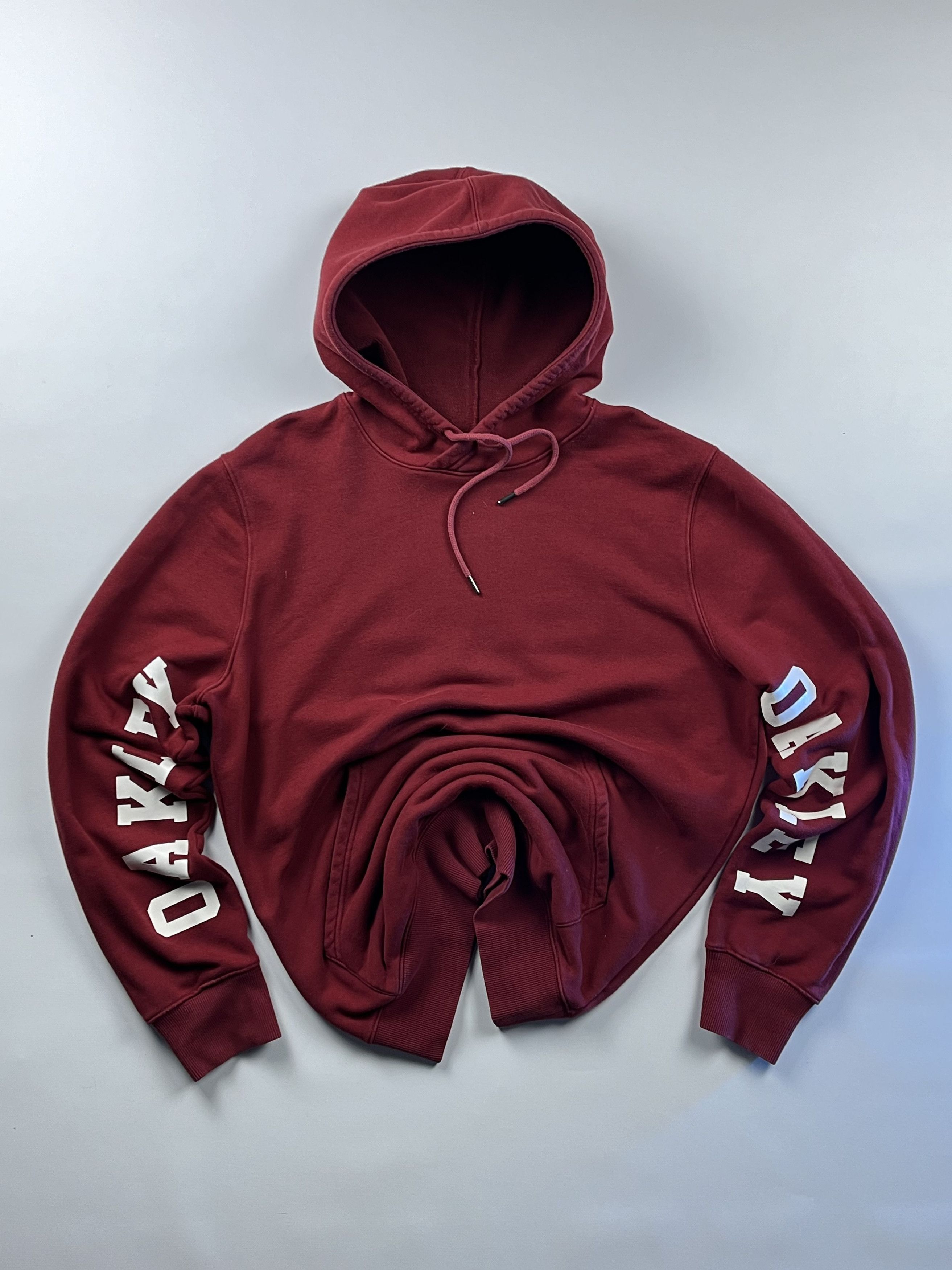 Oakley × Vintage Vintage Inspired Oakley Bordeaux Hoodie White Arm Graphics Size US XL / EU 56 / 4 - 1 Thumbnail