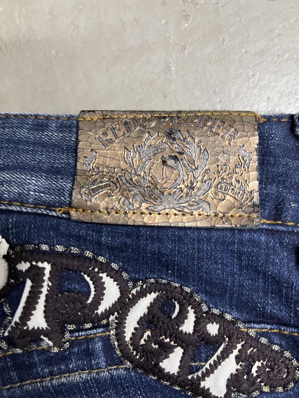 Tornado Mart Red Pepper Back Embroidered Clawmark Flared Jeans Size US 29 - 6 Thumbnail