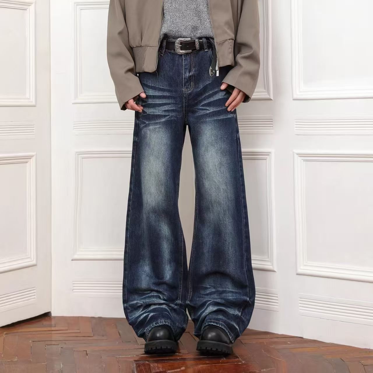 Vintage American Retro Distressed Straight-Leg Flared Jeans Size US 32 / EU 48 - 1 Thumbnail