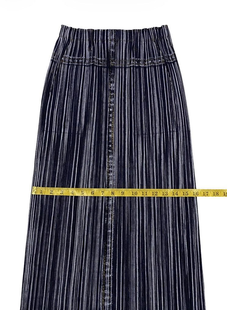 Pleats Please Issey Miyake Pleats Please Denim Patterned Pleated Midi Skirt Size 30" / US 8 / IT 44 - 15 Thumbnail