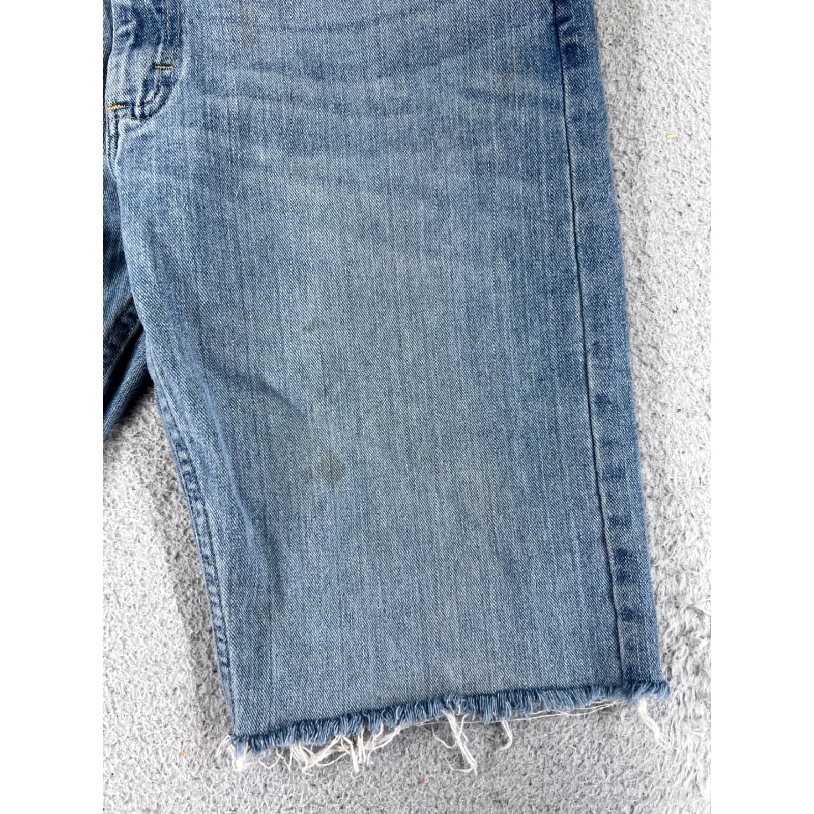 Wrangler Wrangler Shorts Men 31 Blue Denim Cotton Blend Authentics 29x11 Casual 5-Pocket Relaxed Mid Rise 11 In Button Embroidered Studded Jeans Stretch Size US 31 - 2 Thumbnail