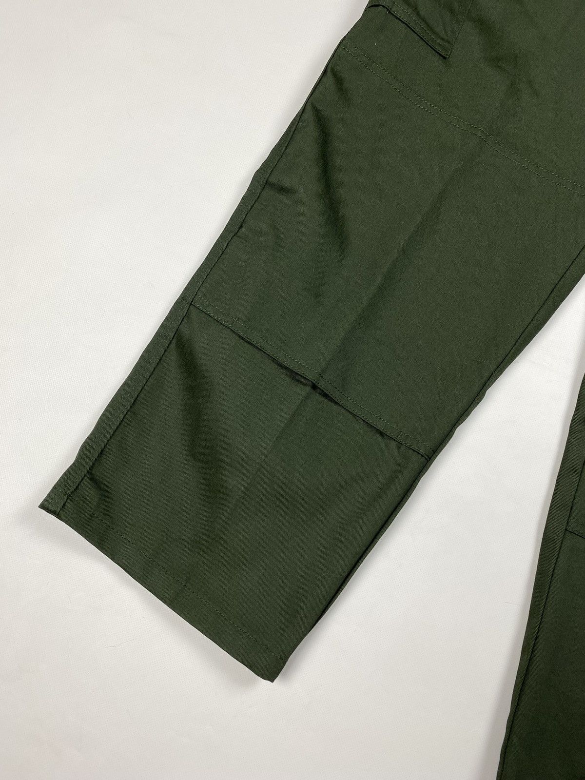 Dickies BNWT! Dickies Workwear men’s cargo pants trousers Size US 42 / EU 58 - 11 Thumbnail