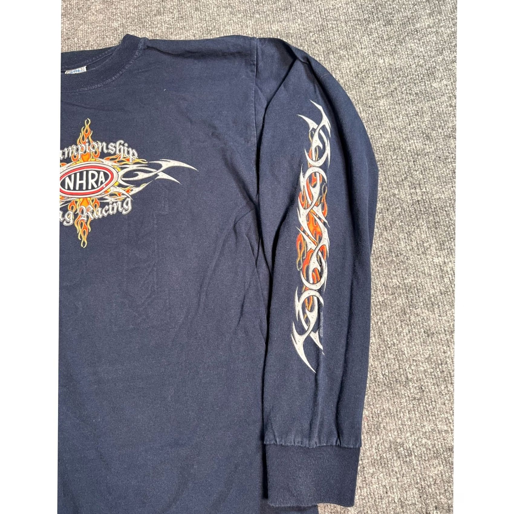 Gildan NHRA Championship Drag Racing Long Sleeve T-Shirt Men Large Navy Blue Tribal Flames Size US L / EU 52-54 / 3 - 4 Thumbnail