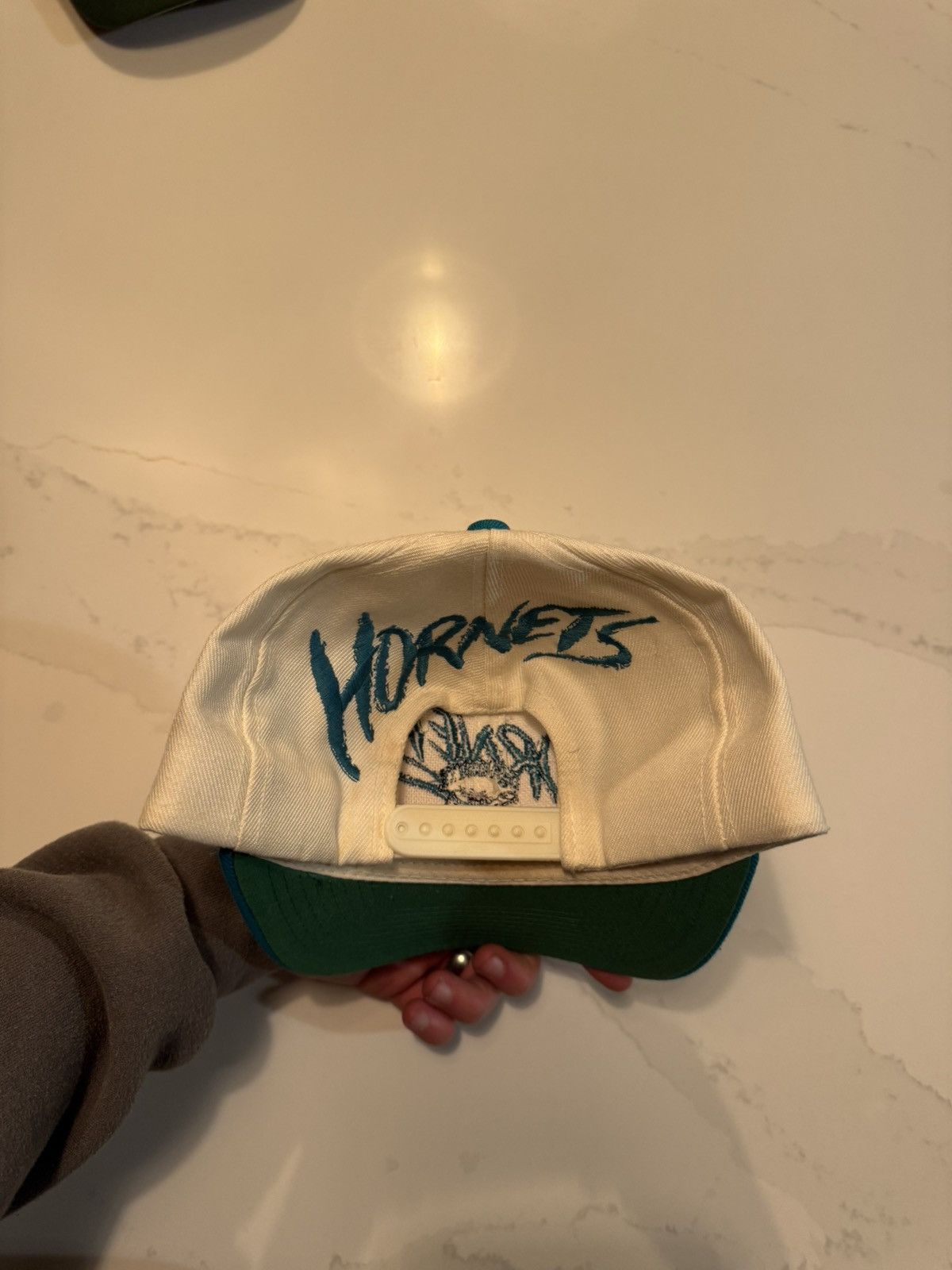 Vintage 90sVintage Hornets Snapback Size 30 - 4 Thumbnail