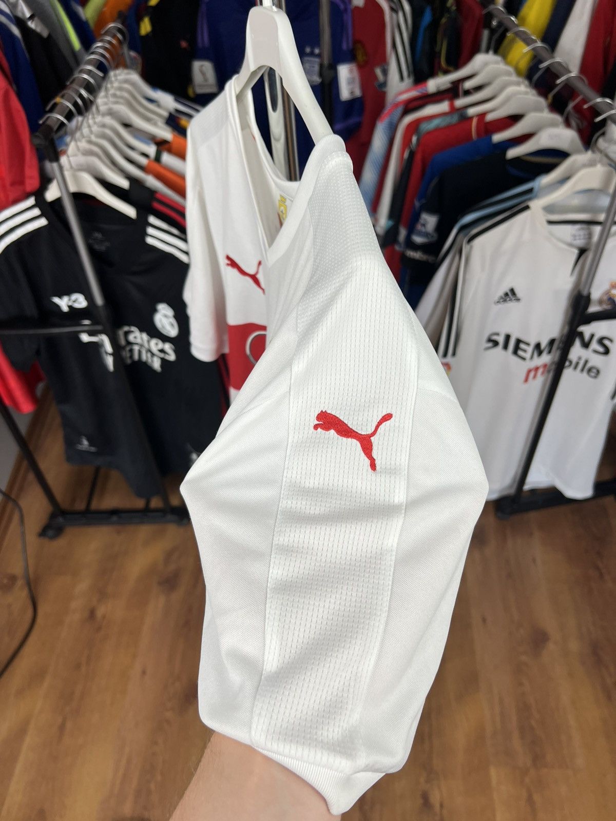 Puma Soccer Jersey Puma Stuttgart 2015/16 Ginczek #33 Size US XL / EU 56 / 4 - 7 Thumbnail