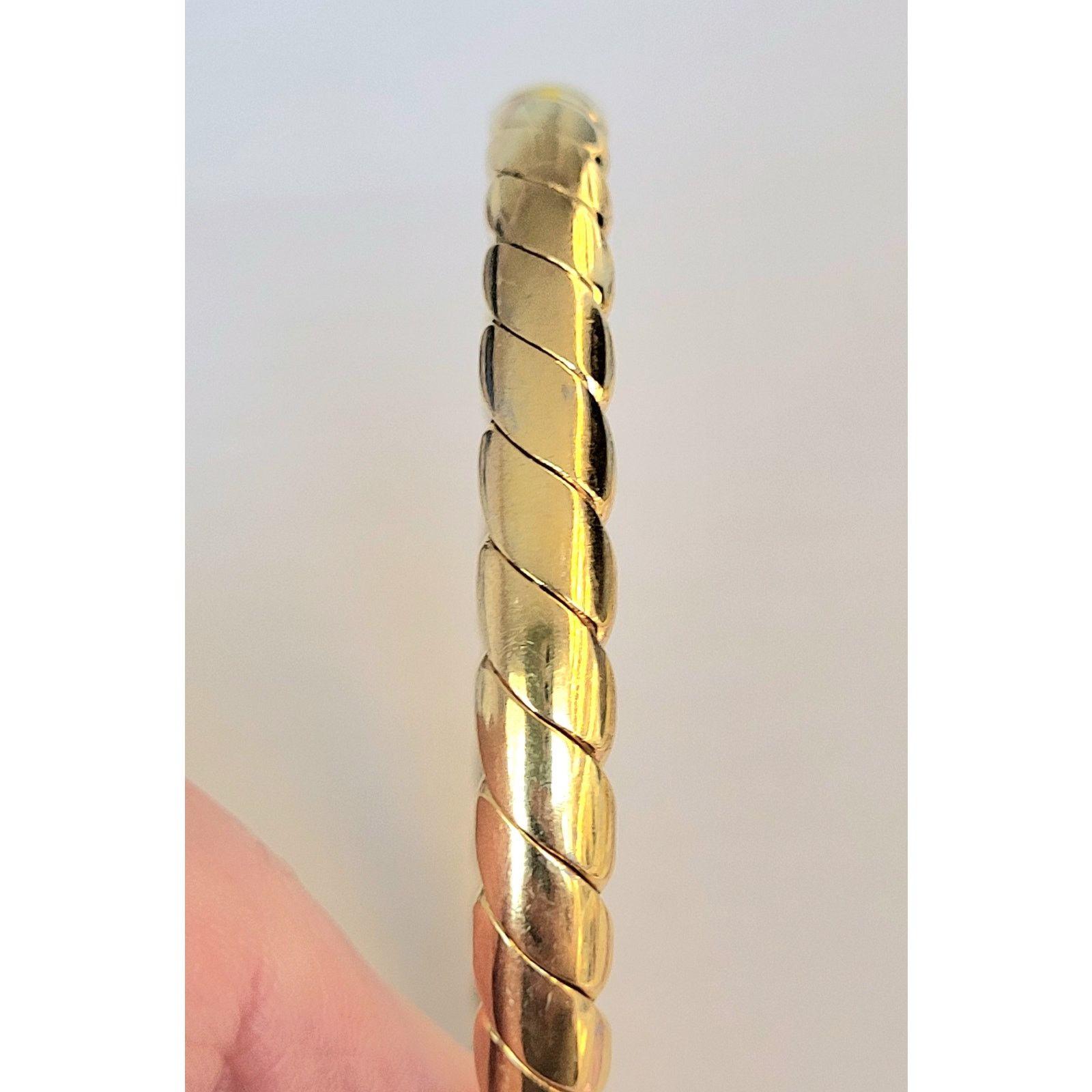 Monet Monet Gold Bangle Vintage Size ONE SIZE - 5 Thumbnail