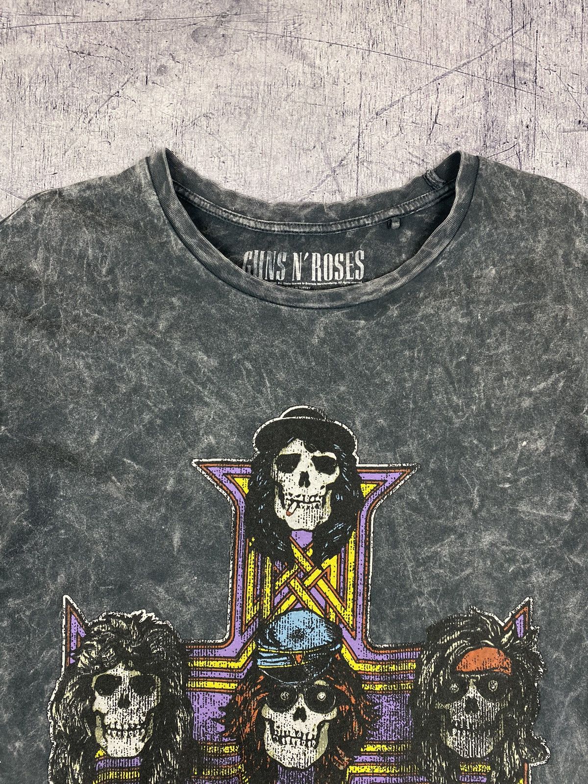 Guns N' Roses Vintage Guns N Roses 2017 Tour T Shirt Tee Size M Size US M / EU 48-50 / 2 - 5 Thumbnail