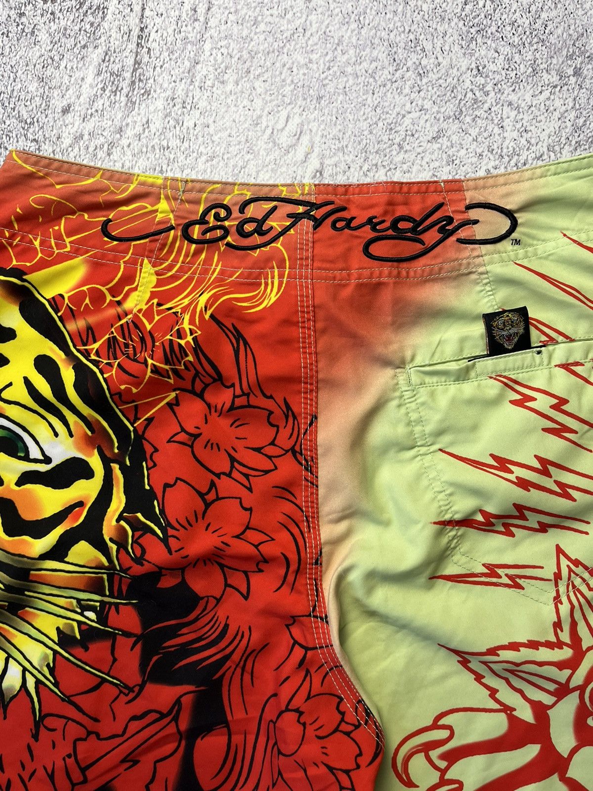Christian Audigier Mens Vintage Ed Hardy Shorts Japanese brand streetwear Y2K Size US 31 - 13 Thumbnail