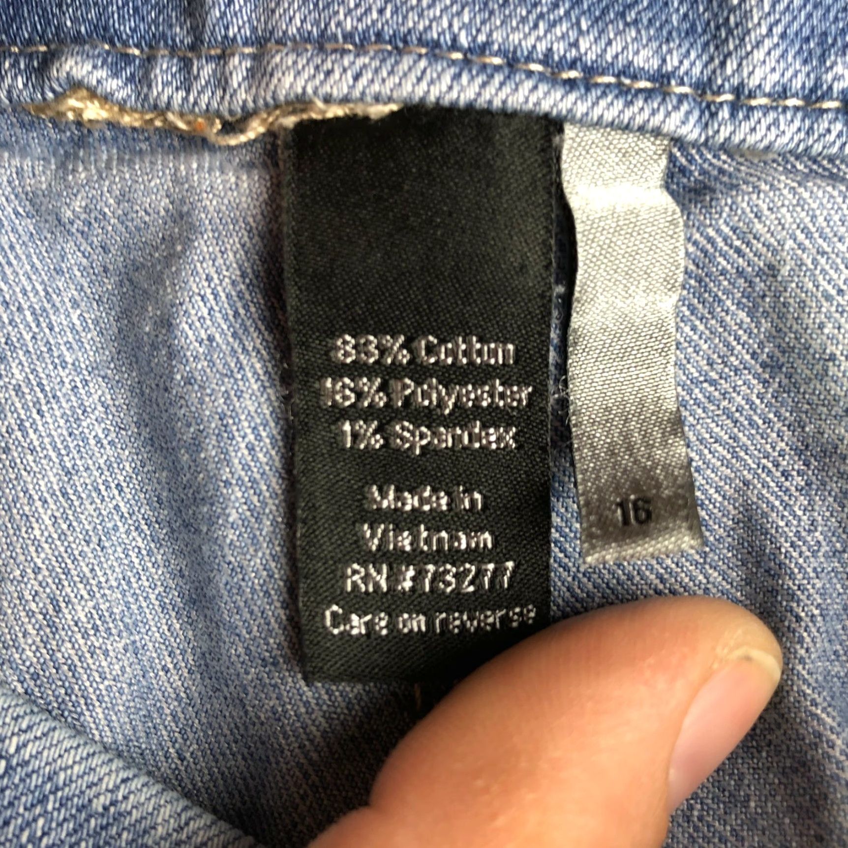 Apt. 9 Apt 9 Bermudas Women 16 Denim Jean Shorts Blue Bermuda Denim Shorts (Regular) Women’s 16 Blue Size 25" / US 0 / IT 36 - 6 Thumbnail
