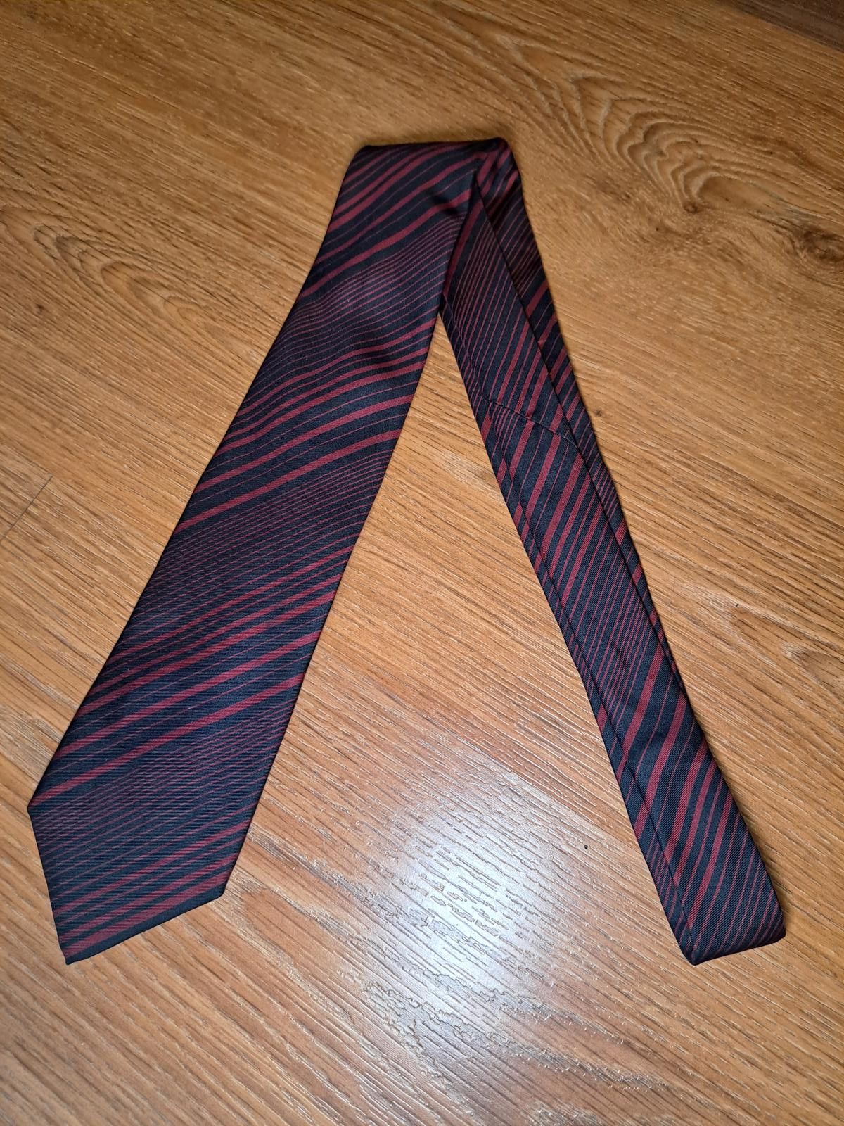 Givenchy Givenchy Italian Silk Tie Red Blue Striped Made in France Size ONE SIZE - 5 Thumbnail