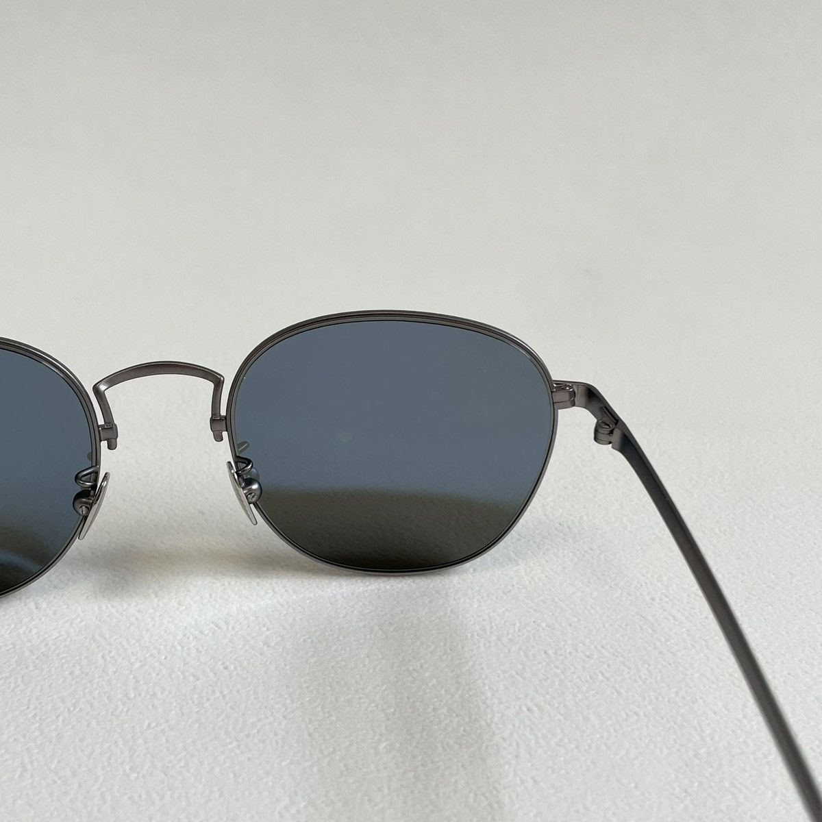 Cutler and Gross Gunmetal Silver Round Lens Sunglasses Size ONE SIZE - 11 Thumbnail