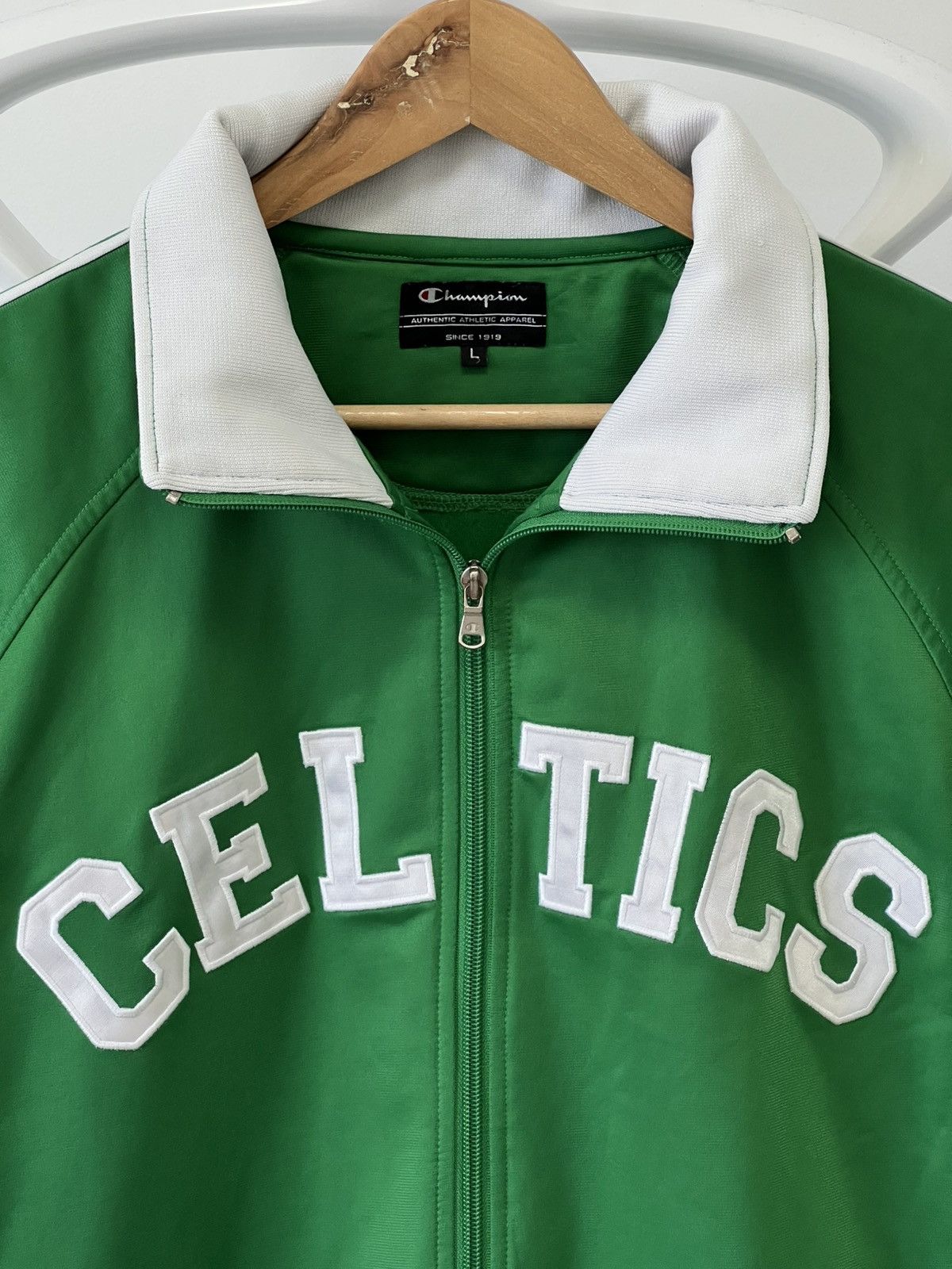 Champion Celtics Champion vintage Size US L / EU 52-54 / 3 - 7 Thumbnail