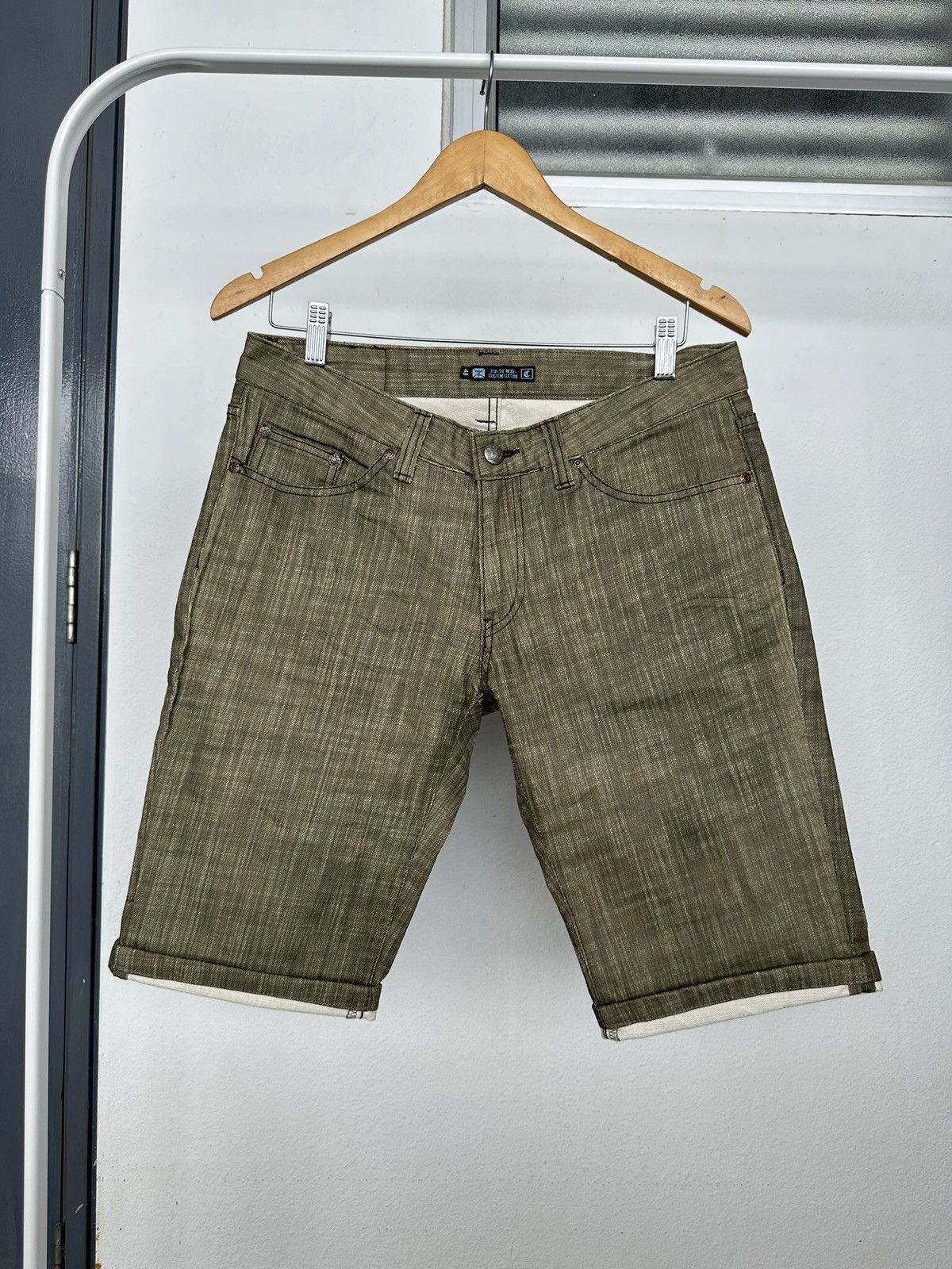 [32 x 21.5] Y2k Custom Culture short denim