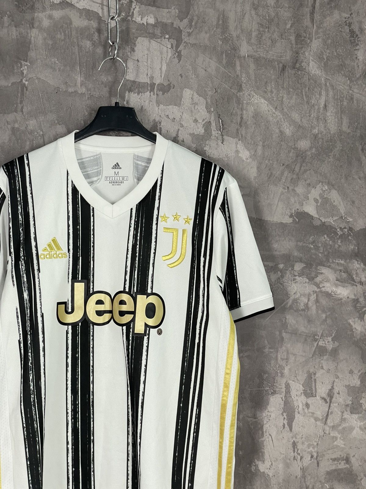 Adidas Juventus 2017 Adidas Home Soccer Football Jersey Size US M / EU 48-50 / 2 - 4 Thumbnail