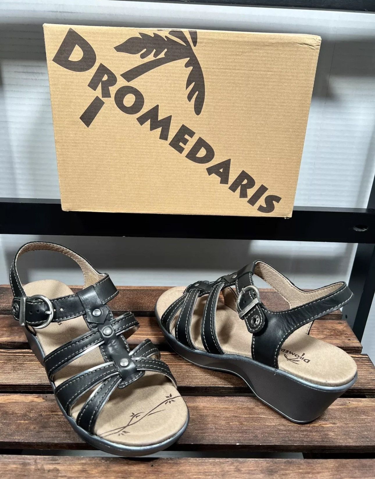 image of Drommare Wave Sandal Dromedaris in Black, Women's (Size 6)