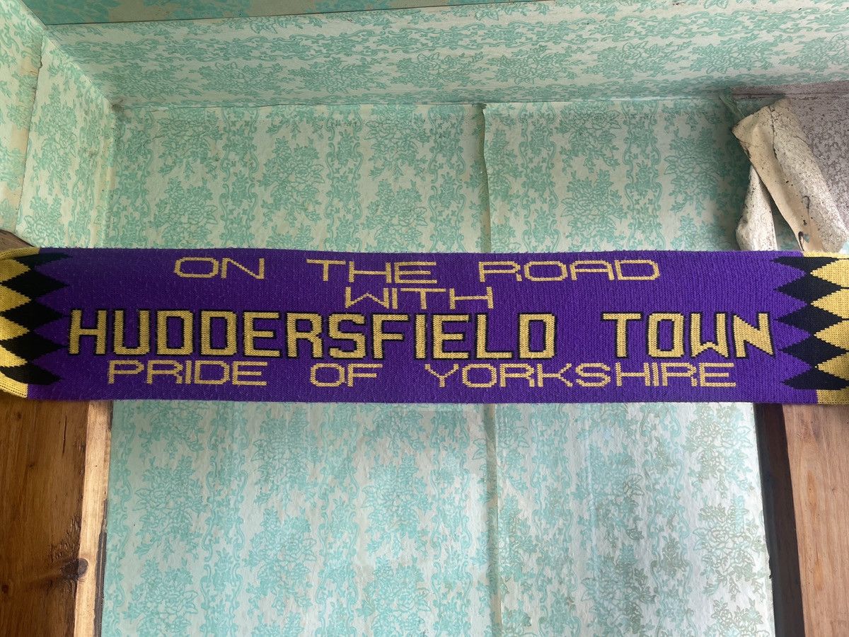 Vintage Vintage Huddersfield Town FC Pride of Yorkshire soccer scarf Size ONE SIZE - 2 Thumbnail