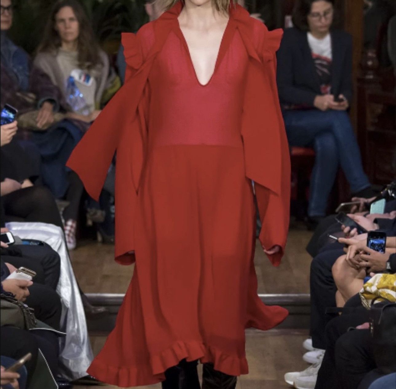 Vetements VETEMENTS Red Dress 2016 Runway Show Size M / US 6-8 / IT 42-44 - 1 Thumbnail