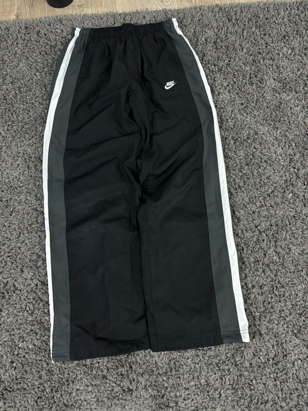 Nike × Vintage Crazy Vintage Y2K/2000s Baggy Nike Track Pants Hip Hop Size US 32 / EU 48 - 2 Thumbnail