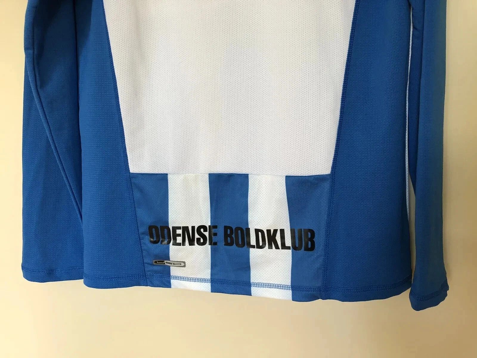 Puma BK ODENSE 2011 2012 HOME JERSEY SOCCER LONG SLEEVE PUMA Size US M / EU 48-50 / 2 - 5 Thumbnail