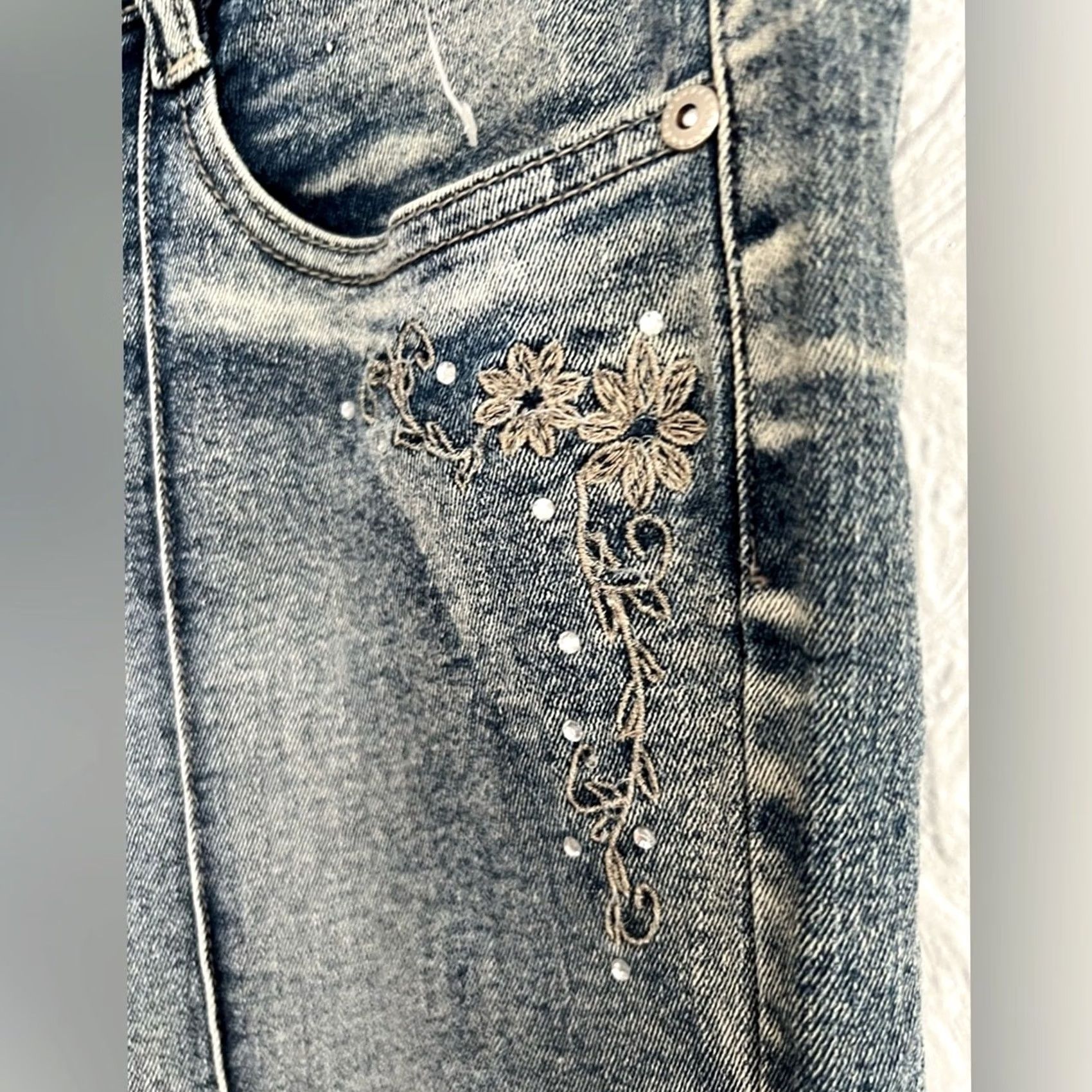 Bell Scandal Flared Denim Bell Bottoms 3 Regular Medium Wash Blue Women Size 3/4 Size 26" / US 2 / IT 38 - 6 Thumbnail
