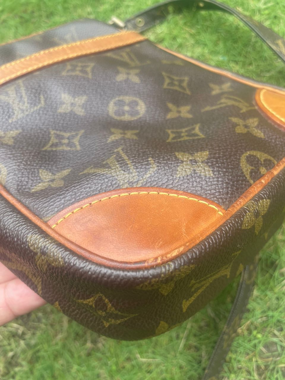 Louis Vuitton Authentic Louis Vuitton Danube Sling Crossbody Bag Size ONE SIZE - 10 Thumbnail