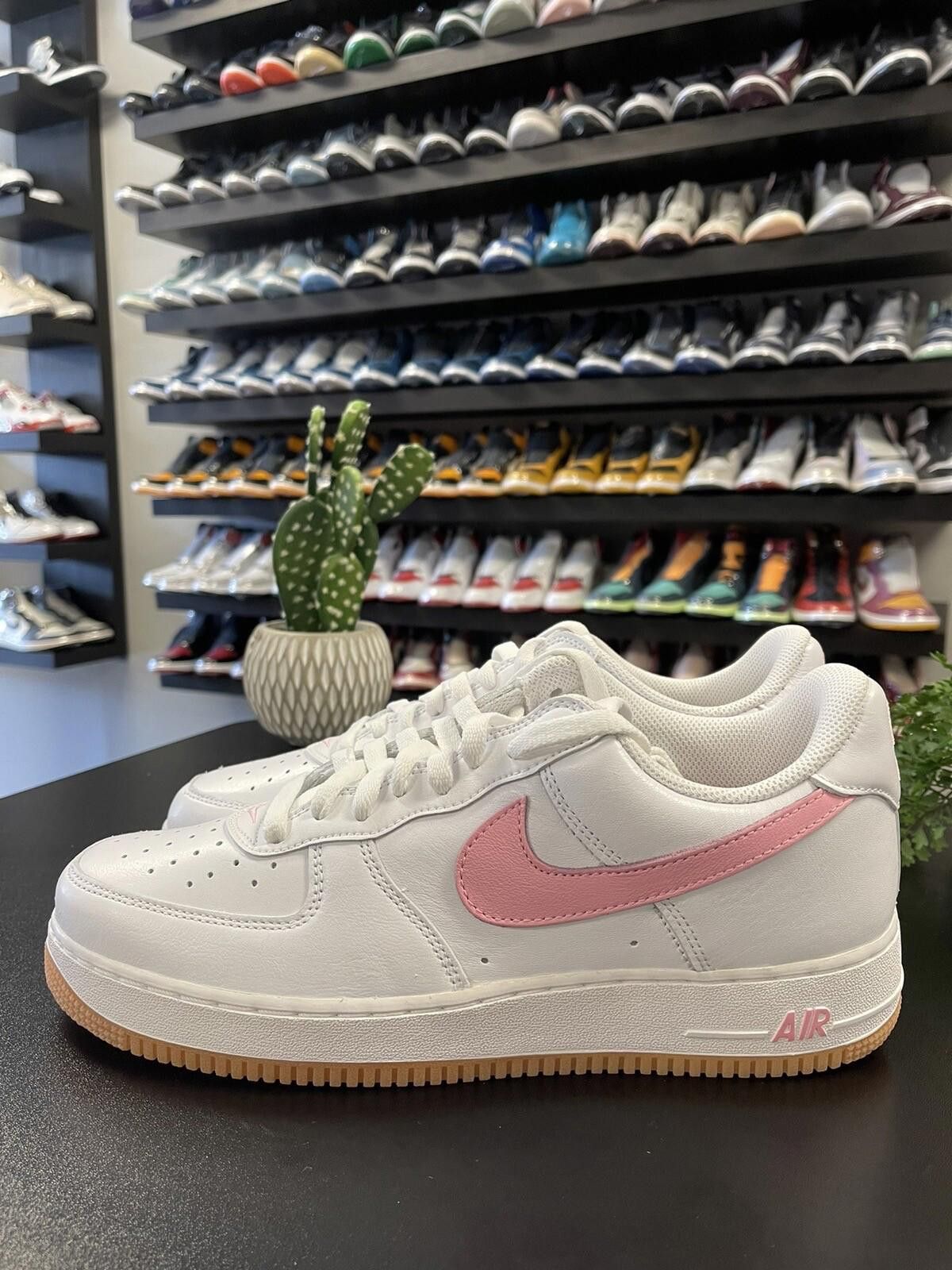 Nike Size 11 - Nike Air Force 1 Low Retro Valentines Day White Size US 11 / EU 44 - 1 Thumbnail