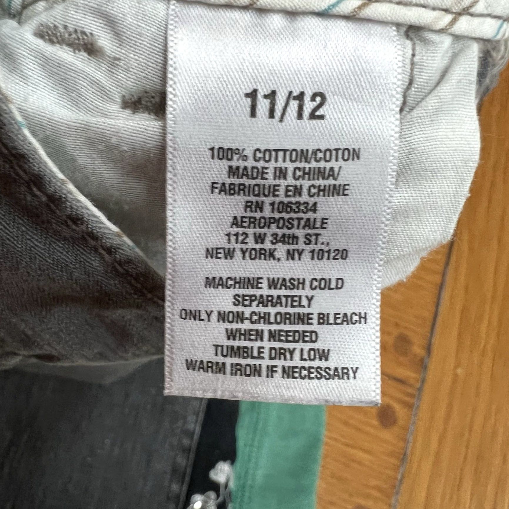 Vintage Aéropostale Shorts Women Size 12 Gray Cuffed Chino 3" Inseam Casual Summer Size 34" / US 12 / IT 48 - 5 Thumbnail