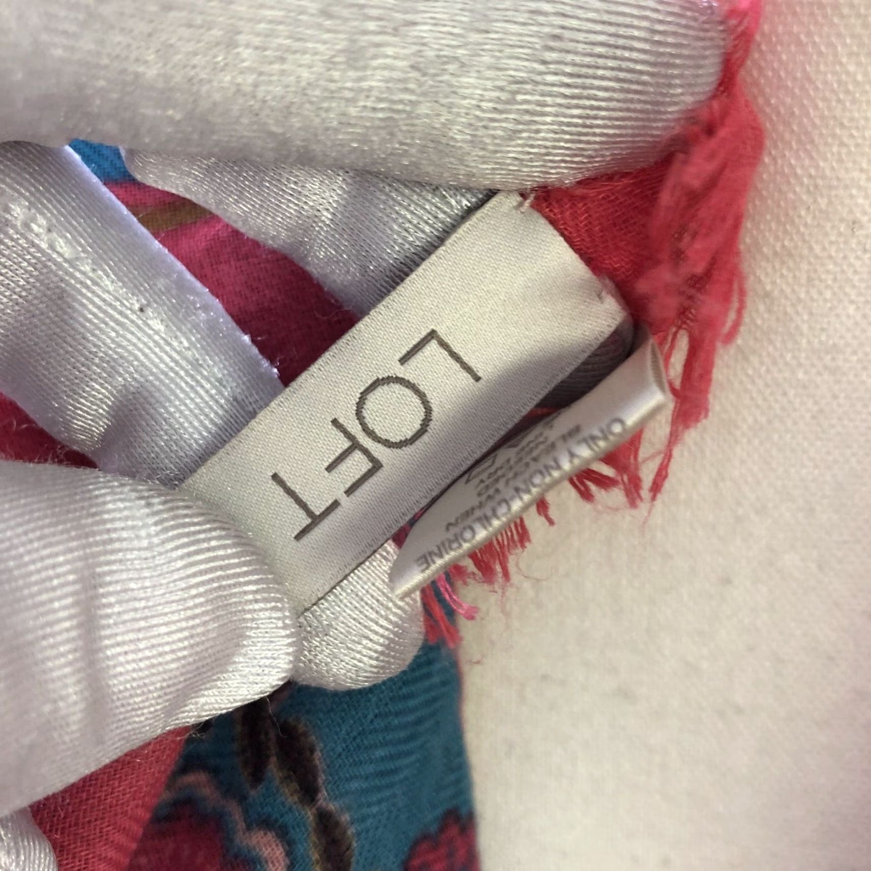 Loft VINTAGE Loft Square Fringe Scarf Womens Paisley Print Pink Blue Boho Shawl Neck Size ONE SIZE - 6 Thumbnail