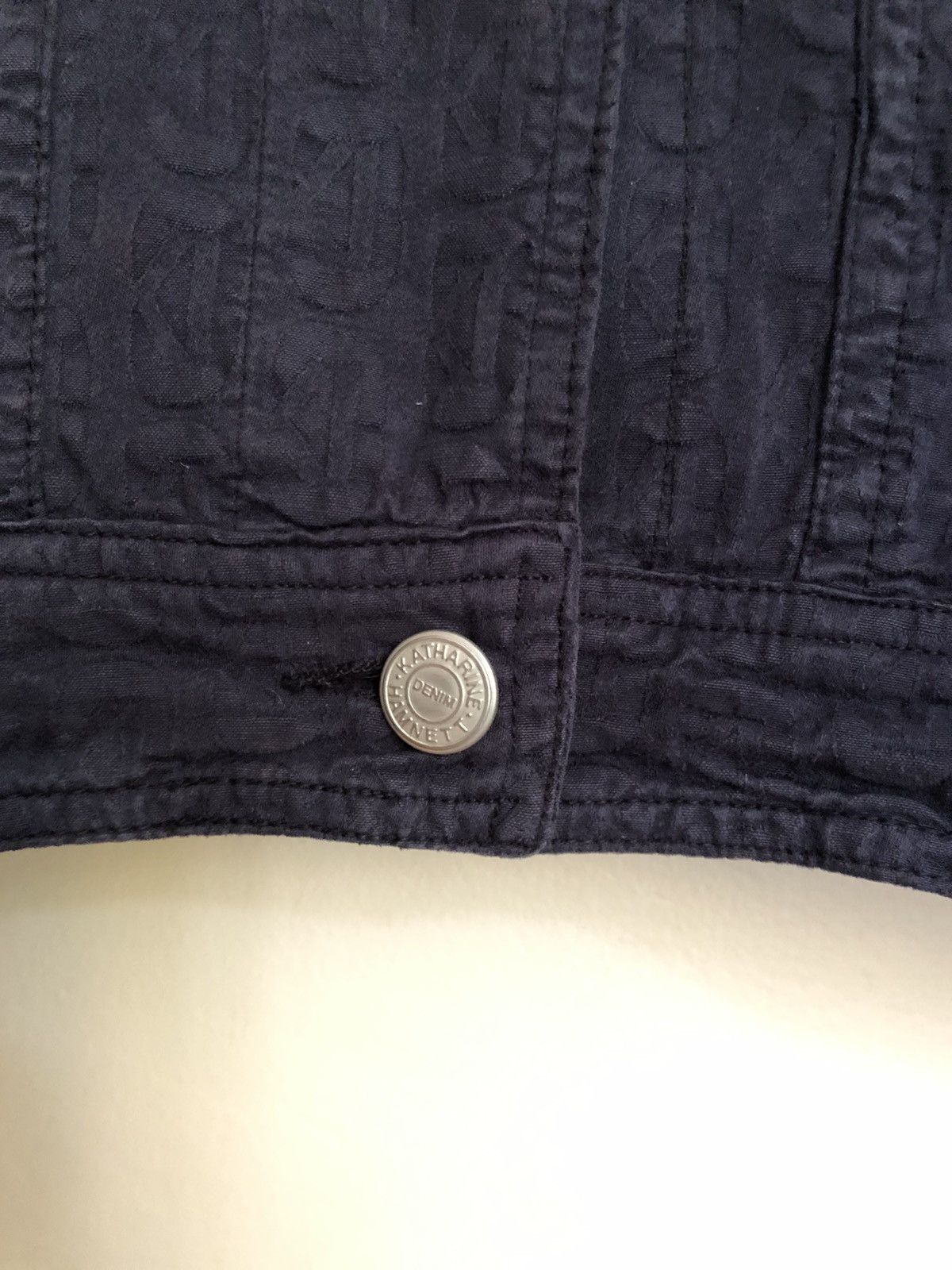 Katharine Hamnett London Vintage Katharine Hamnett Textured Logo Denim Jacket Size US S / EU 44-46 / 1 - 7 Thumbnail