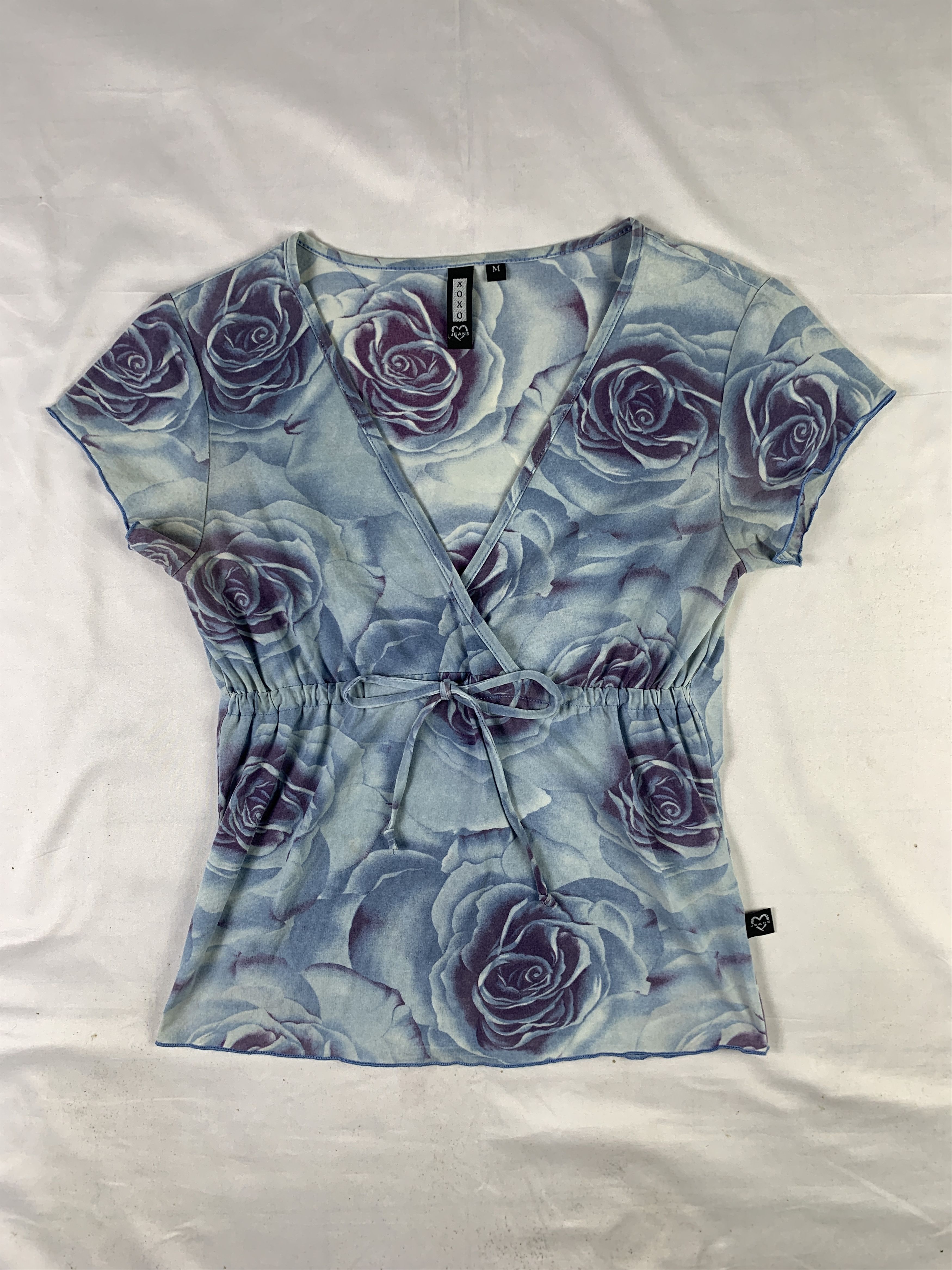 XOXO 2000s XOXO USA Flower Fitted Bow Tee (S) Size S / US 4 / IT 40 - 1 Thumbnail