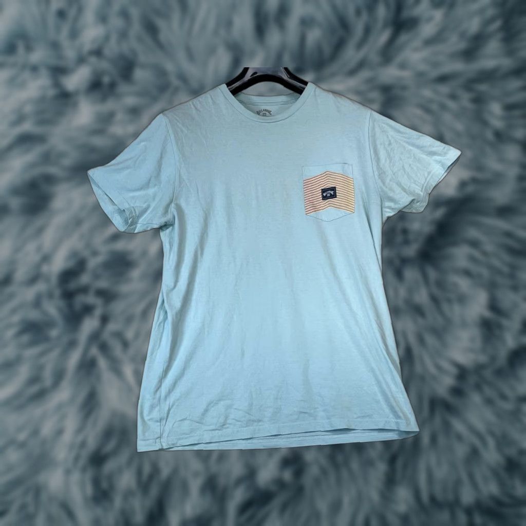 Billabong Billabong T-Shirt Short Sleeve Pocket 100% Cotton Light Blue Size Medium Mens blue pocket T Shirt Billabong Moyen 100% Cotton Short Sleeve Round Neck Size US M / EU 48-50 / 2 - 1 Thumbnail