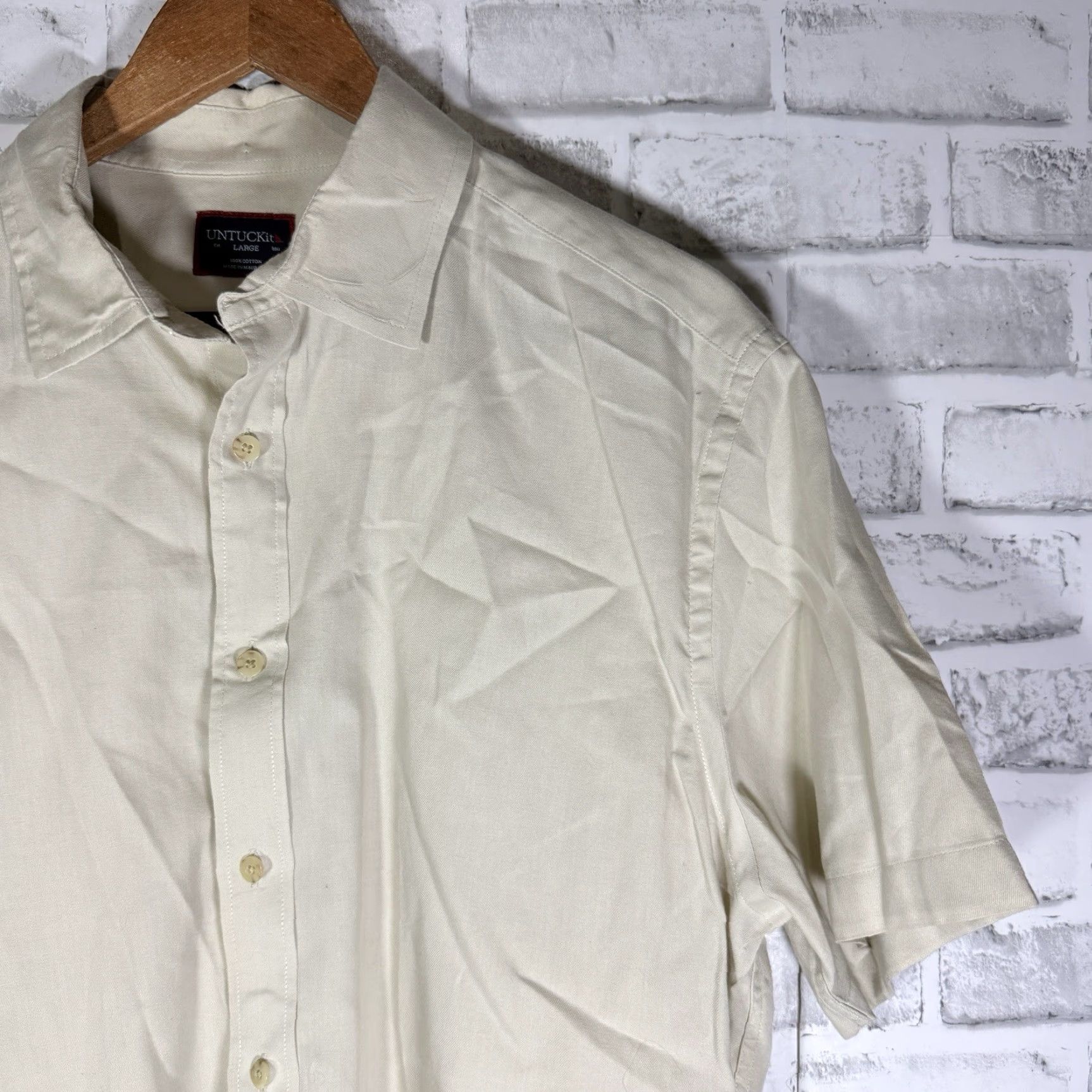 UNTUCKit UNTUCKit Shirt Mens 100% Cotton Beige Short Sleeve Button-Down Size L Regular Size US 33 - 2 Thumbnail