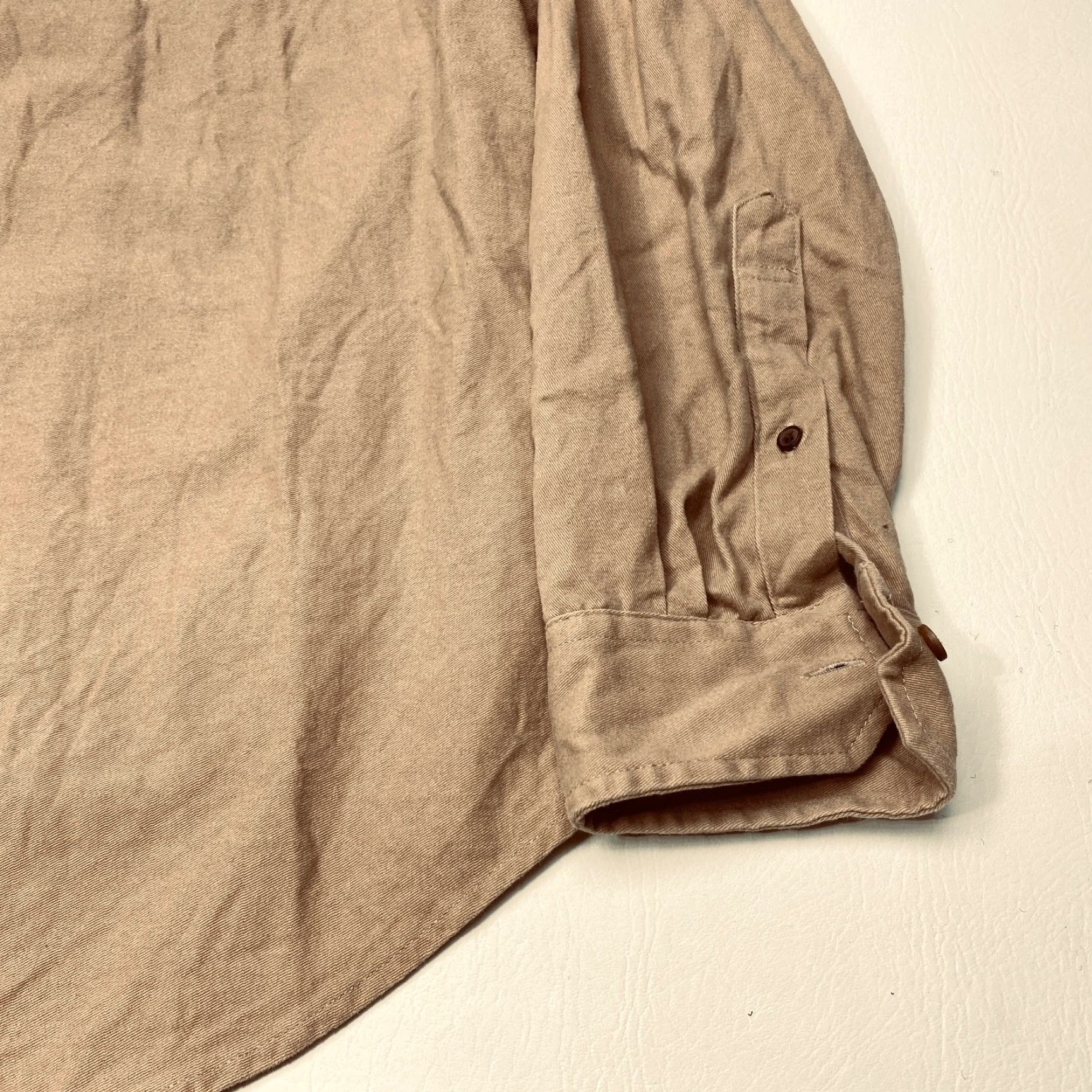Croft & Barrow Croft Barrow Shirt Mens Large Wolf Pack Mountains Tan 100% Cotton Button-Up Casual Long Sleeve Size US L / EU 52-54 / 3 - 4 Thumbnail