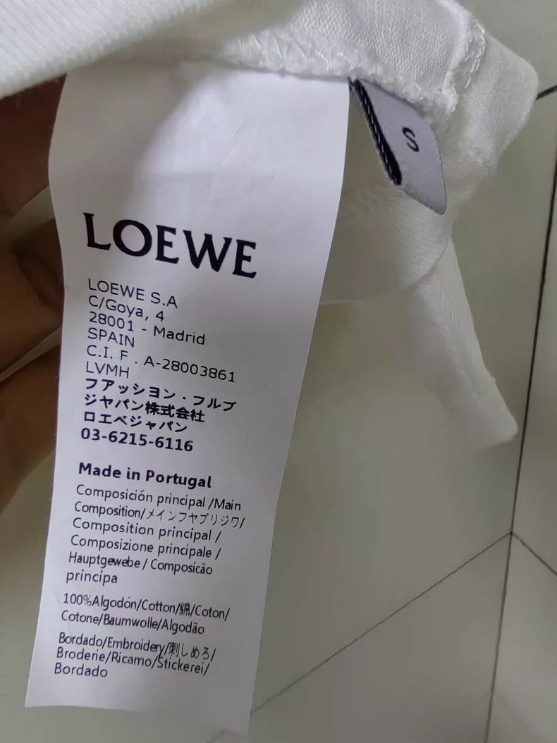 Loewe LOEWE White wide length short T Size S / US 4 / IT 40 - 6 Thumbnail