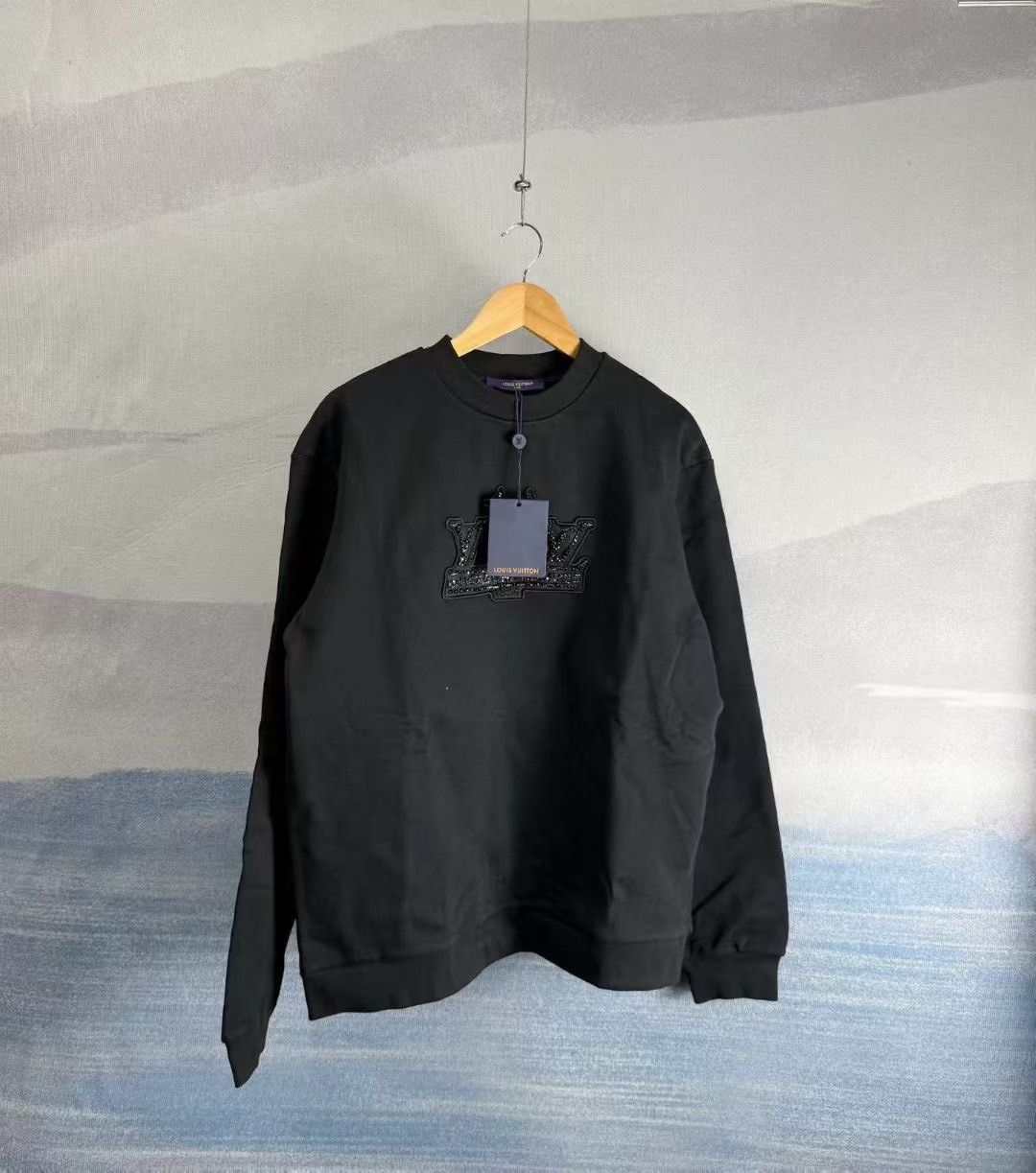 Louis Vuitton Louis Vuitton Onyx Logo Sweatshirt XL Size US XL / EU 56 / 4 - 1 Thumbnail