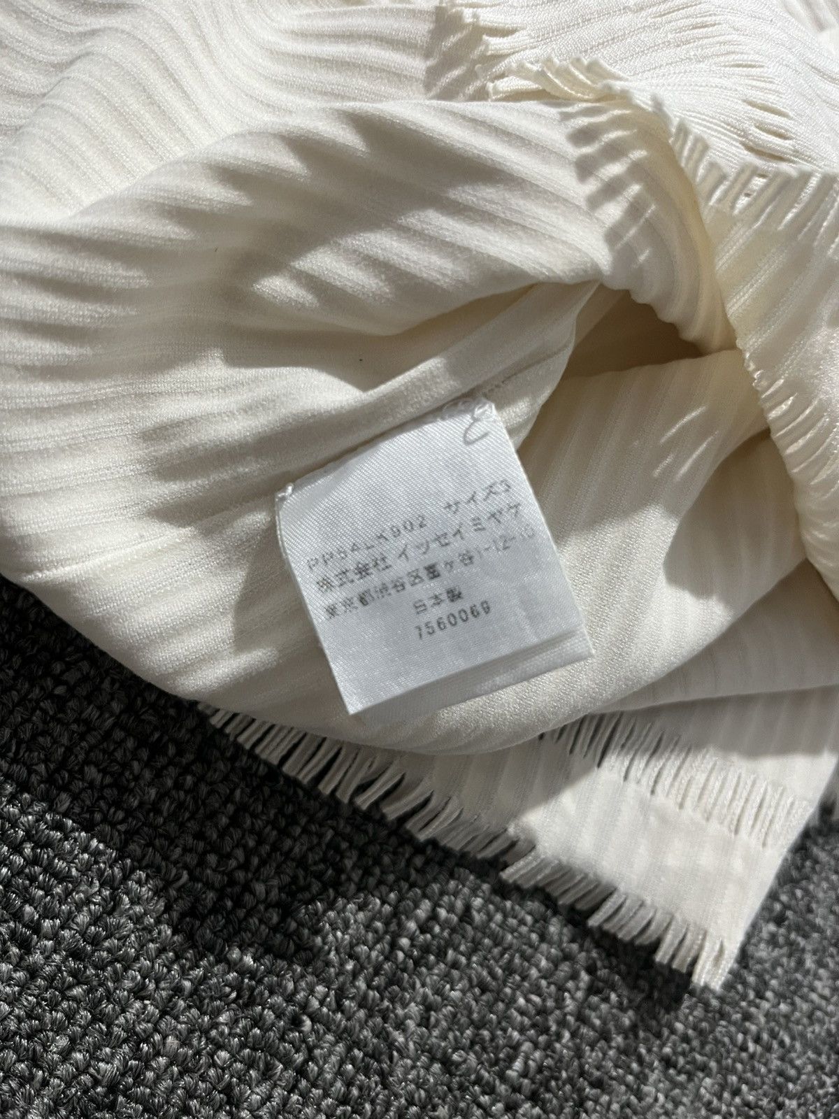 Pleats Please Issey Miyake Pleats please issey miyake a.poc top Size M / US 6-8 / IT 42-44 - 8 Thumbnail