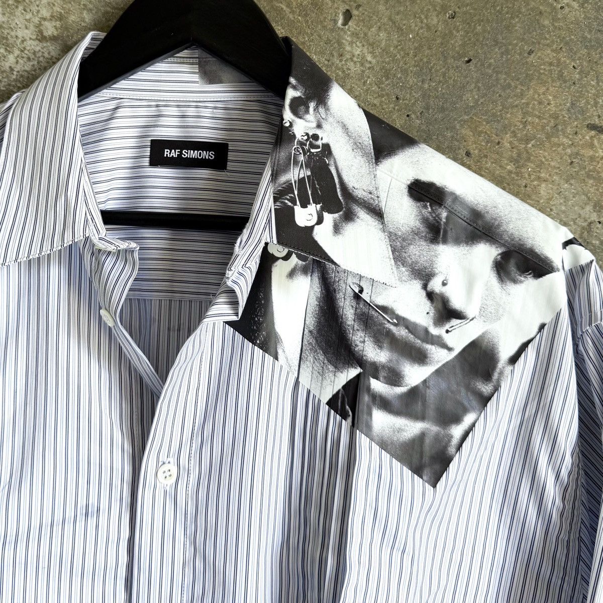 Raf Simons Raf Simons SS19 “Pierced Man” Button Up Pin Stripe Shirt Size US XL / EU 56 / 4 - 2 Thumbnail