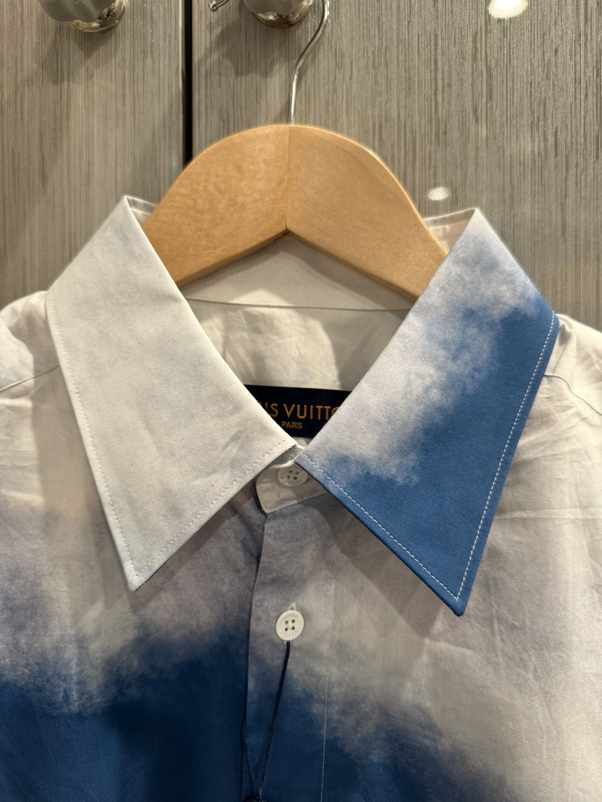 Louis Vuitton Louis Vuitton Blue Clouds Logo Shirt Size US XL / EU 56 / 4 - 3 Thumbnail