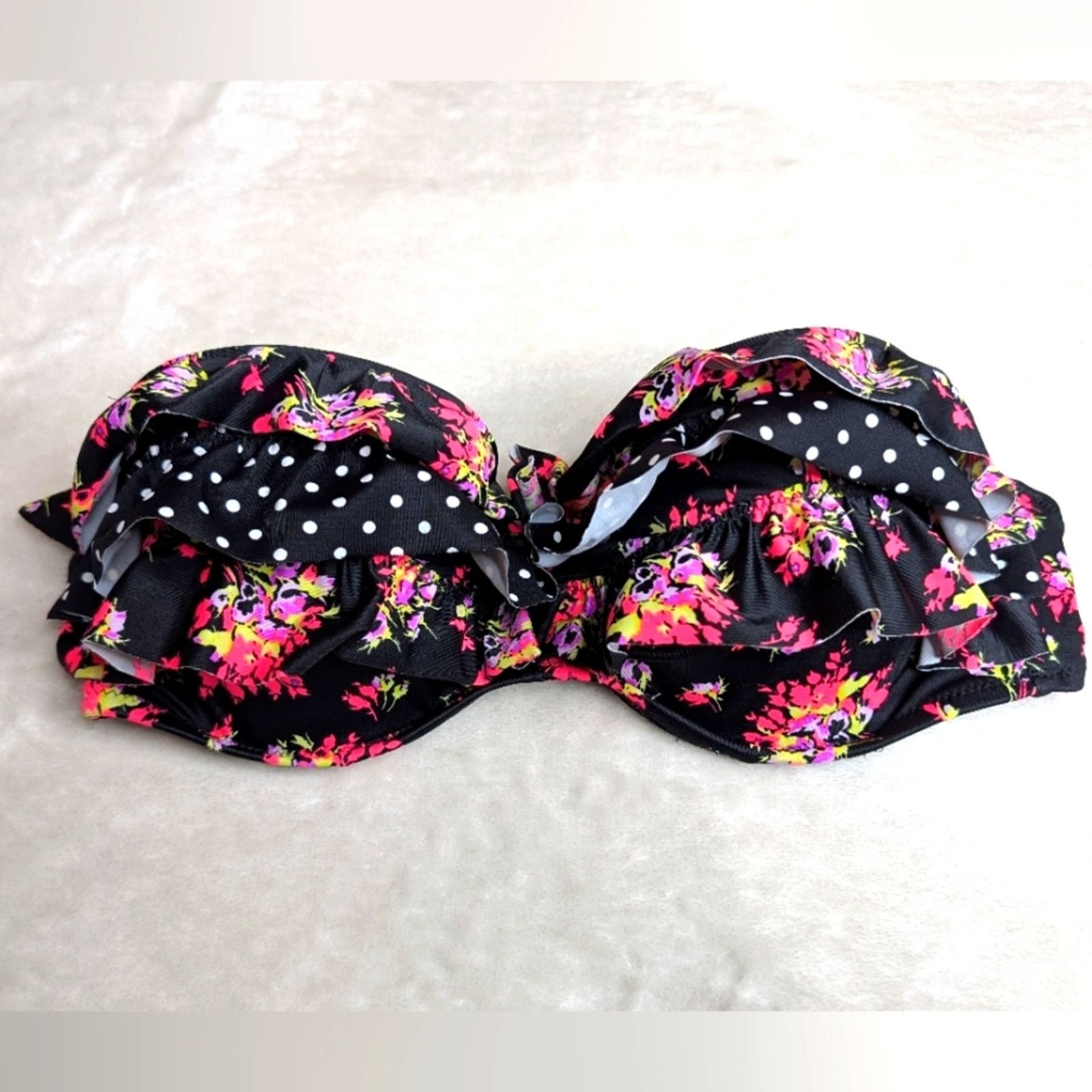 Victoria's Secret VS Bandeau Bikini Swim Top 36C Size M / US 6-8 / IT 42-44 - 1 Thumbnail
