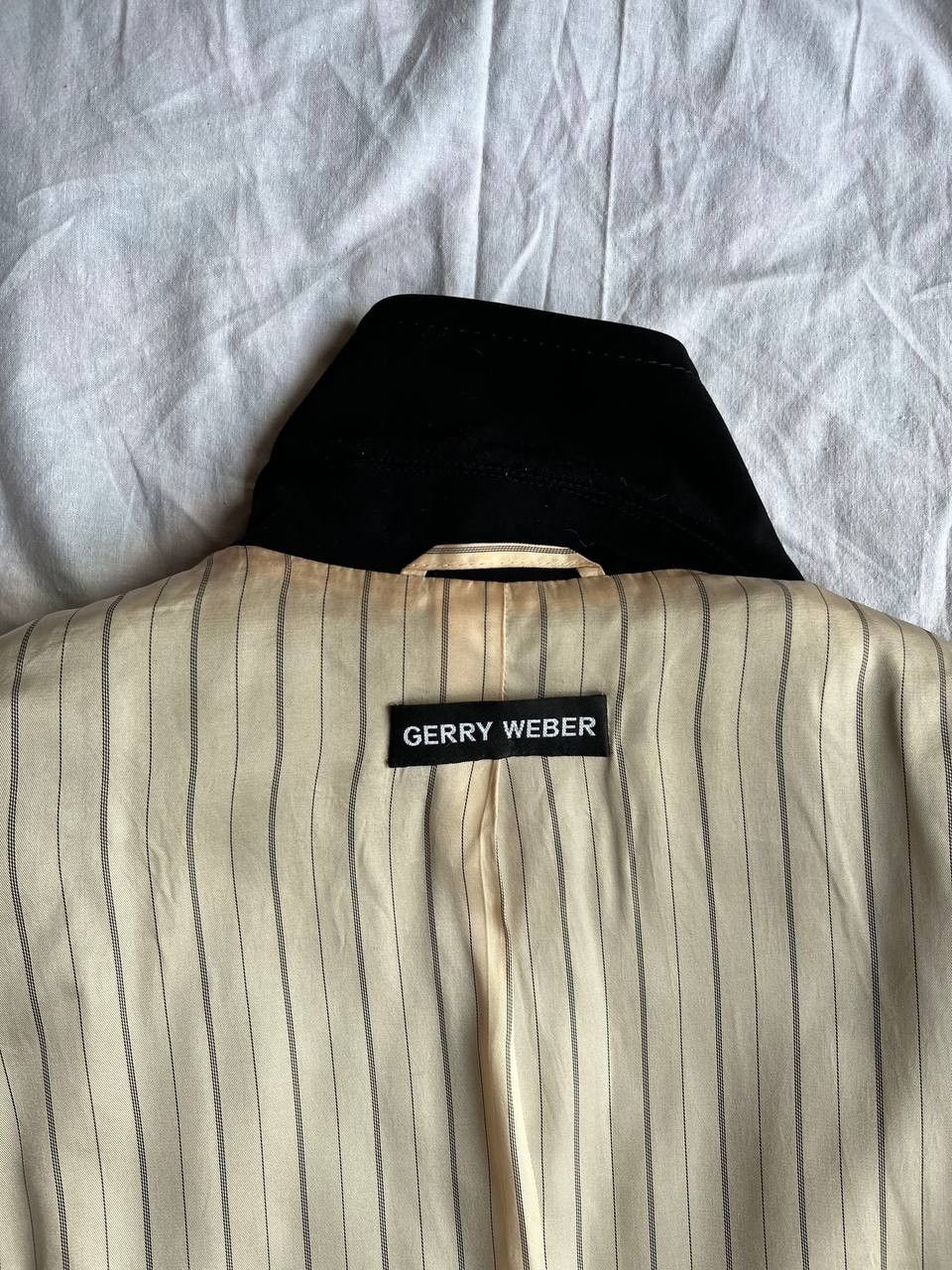 Gerry Weber × Vintage Gerry Weber vintage black women's cropped blazer Size M / US 6-8 / IT 42-44 - 6 Thumbnail