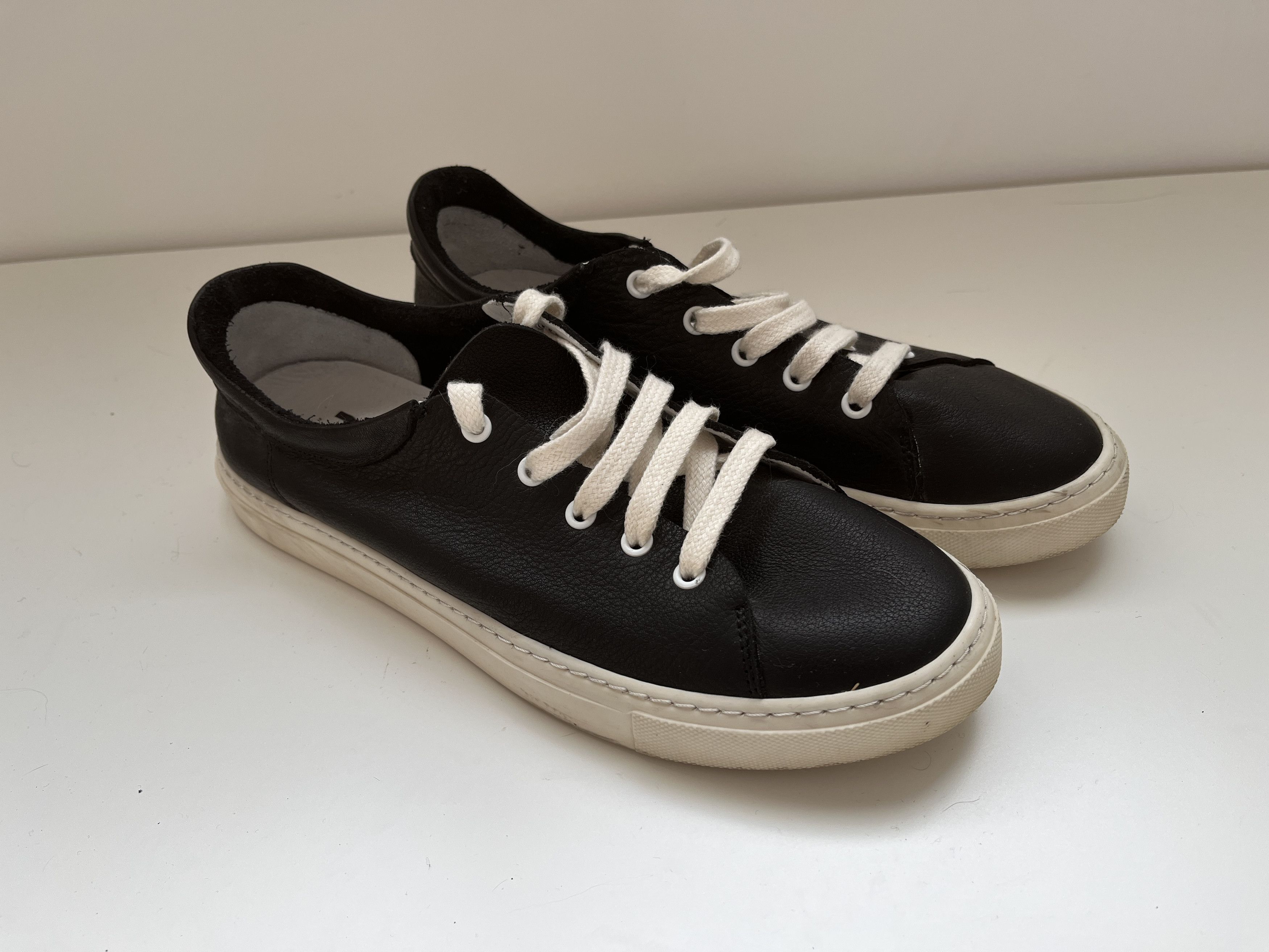 Designer Bueno Rascal Leather Shoes size 8 Size US 8 / EU 41 - 1 Thumbnail