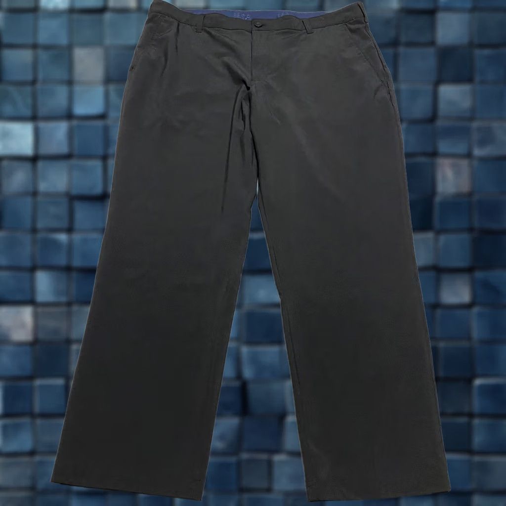 Izod IZOD Golf Pants Mens 40 Solid Black Straight Leg Chino Polyester Pants Mens Regular Black 40 Inches Front Flat Front Men's IZOD Pants Size US 40 / EU 56 - 1 Thumbnail