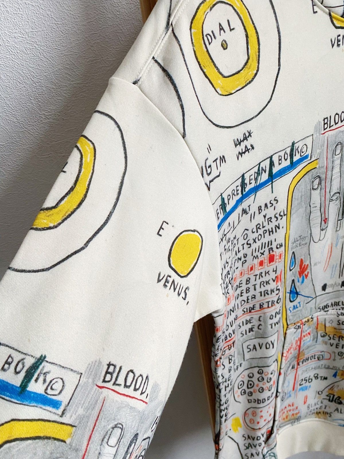 H&M × Jean-Michel Basquiat × Who Decides War WHO DECIDES WAR x BASQUIAT x H&M RELAXED FIT COTTON HOODIE Size US S / EU 44-46 / 1 - 15 Thumbnail