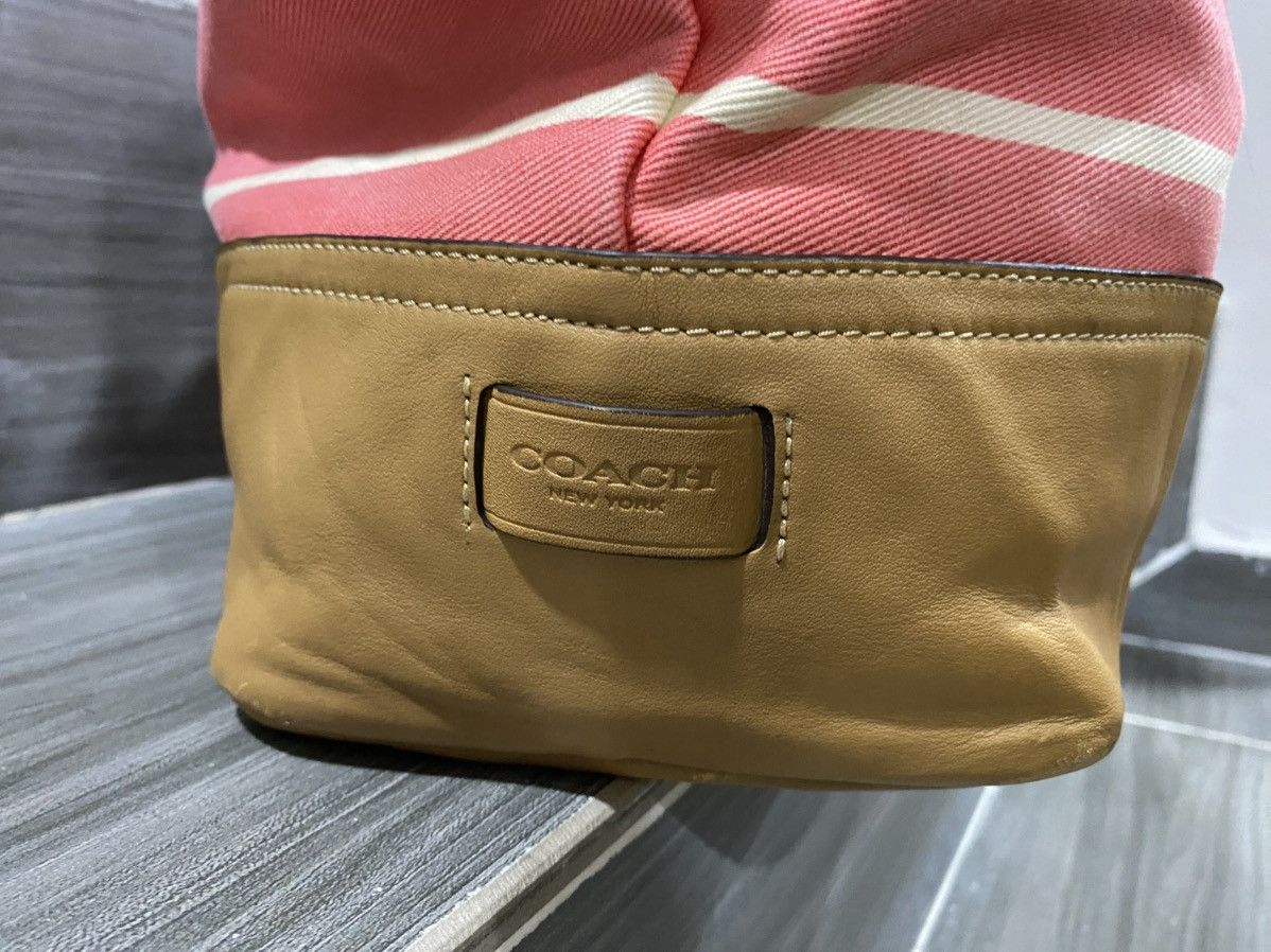Coach Coach Hadley Variegated Striped Duffle Bag Size ONE SIZE - 5 Thumbnail