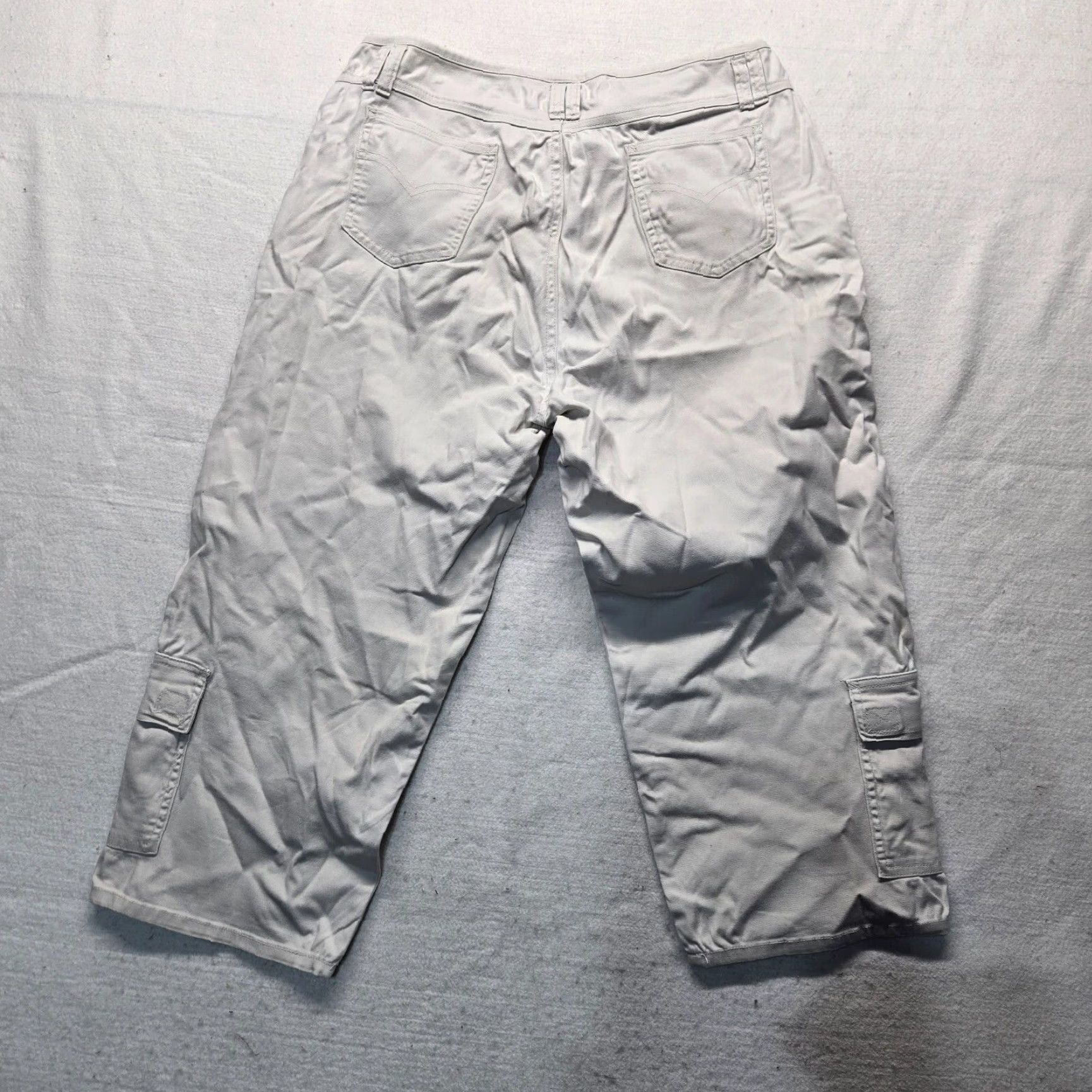 Vintage Mountain Lake Pants Cargo Beige Capris Size 6 Adult Womens Size 28" / US 6 / IT 42 - 8 Thumbnail