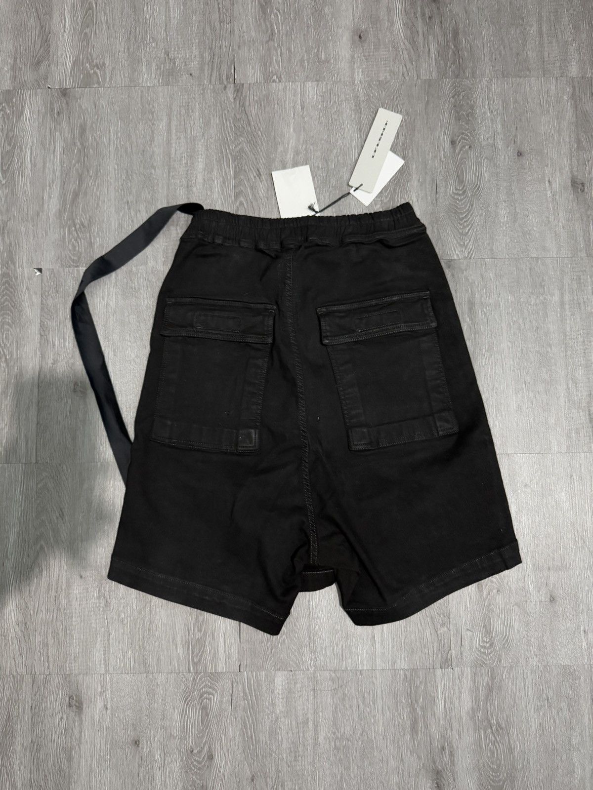 Rick Owens × Rick Owens Drkshdw Rick Owens Dark Wax Face Grimace Shorts Size US 28 / EU 44 - 2 Thumbnail